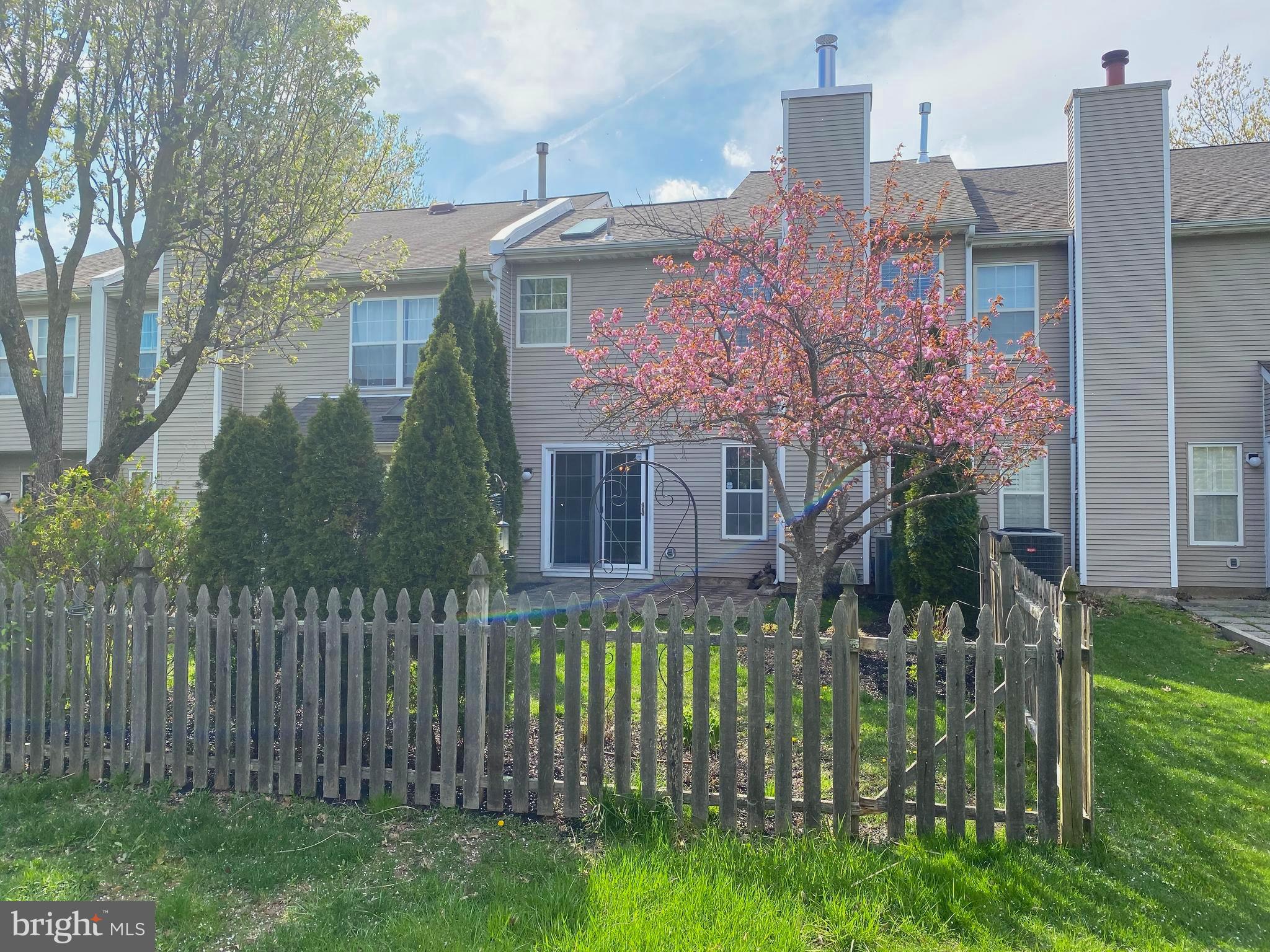 NEWTOWN GRANT - Residential Lease