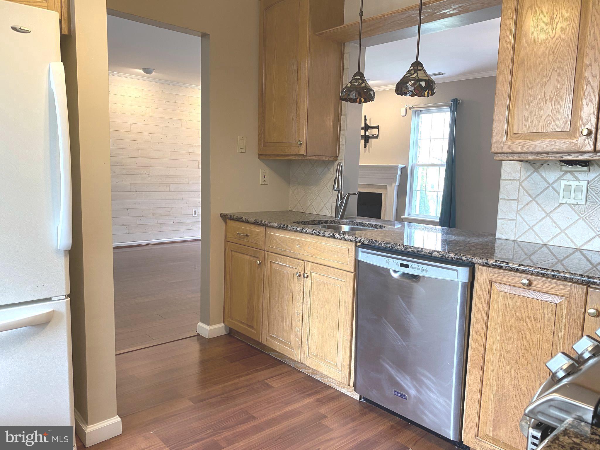 NEWTOWN GRANT - Residential Lease