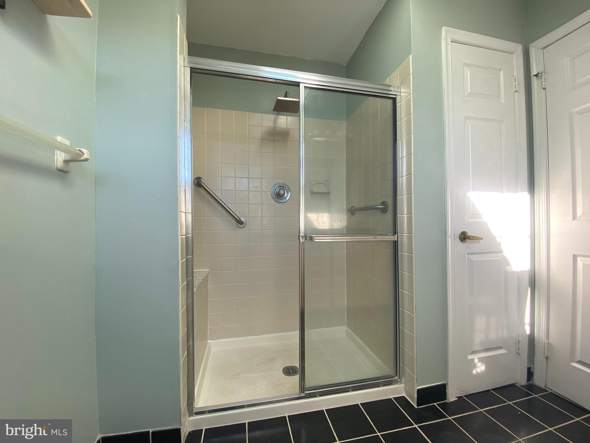 NEWTOWN GRANT - Residential Lease
