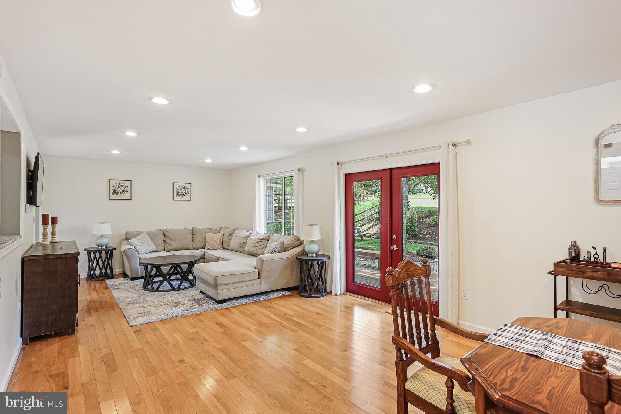 VILLAGE OF LONG REACH - Residential