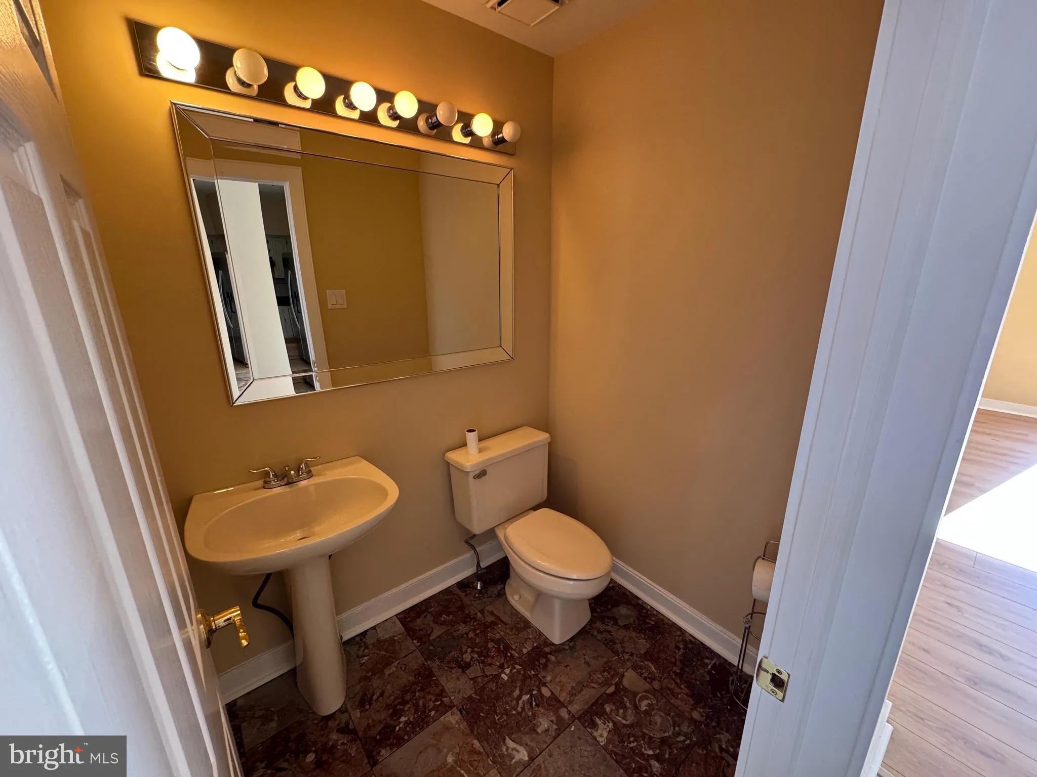 Conshohocken, Pennsylvania 19428, United States, 3 Bedrooms Bedrooms, ,4 BathroomsBathrooms,Residential,Active,49967