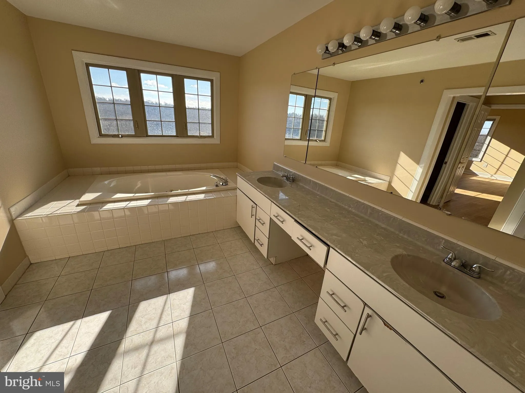 Conshohocken, Pennsylvania 19428, United States, 3 Bedrooms Bedrooms, ,4 BathroomsBathrooms,Residential,Active,49967