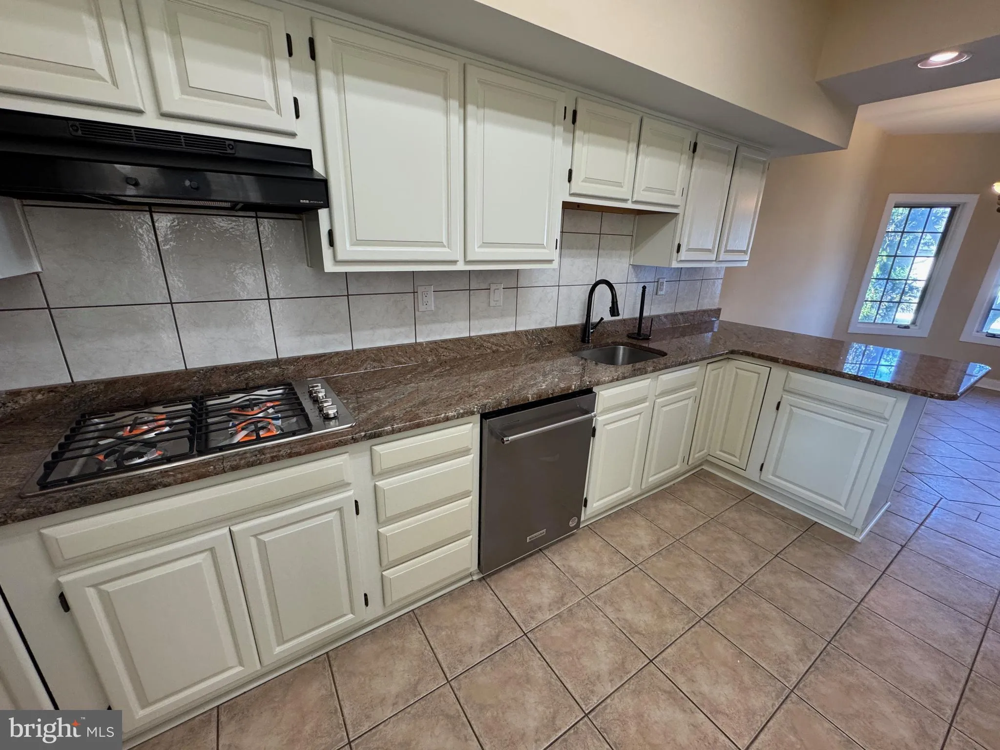 Conshohocken, Pennsylvania 19428, United States, 3 Bedrooms Bedrooms, ,4 BathroomsBathrooms,Residential,Active,49967