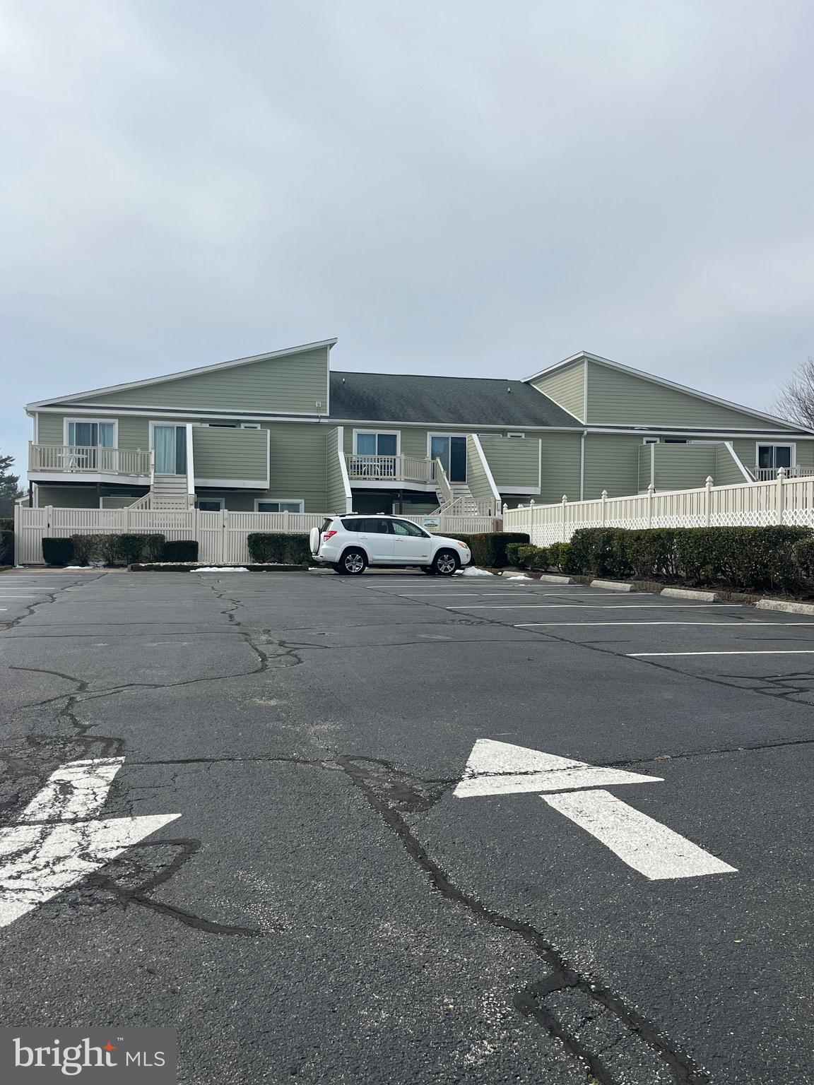 14409 LIGHTHOUSE AVENUE 4