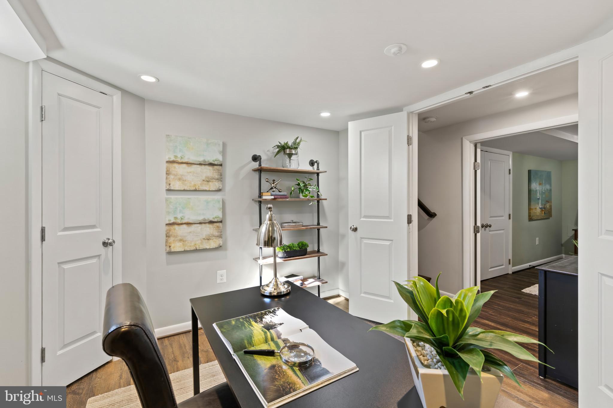 OLDE SEVERNA PARK - Residential