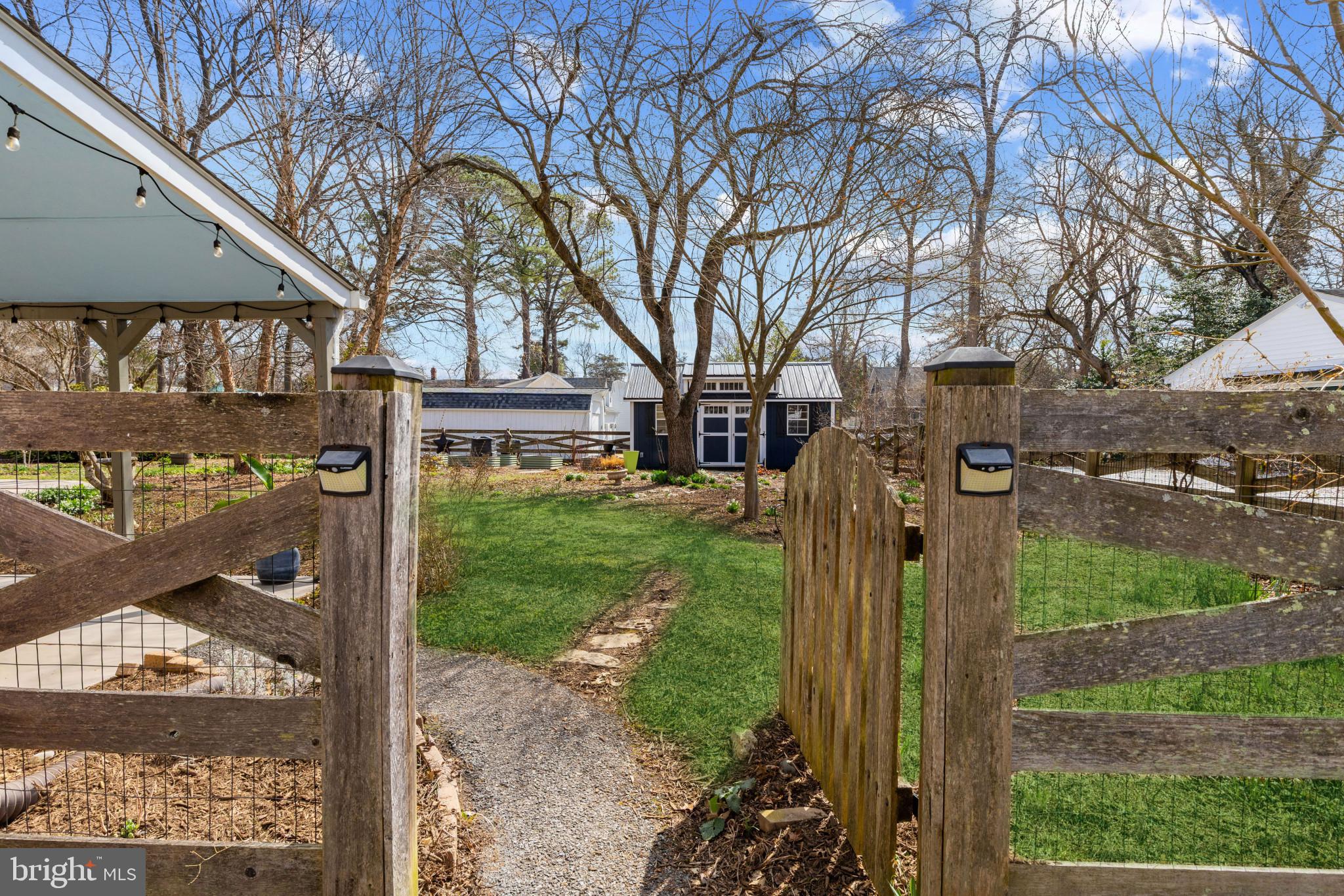 OLDE SEVERNA PARK - Residential