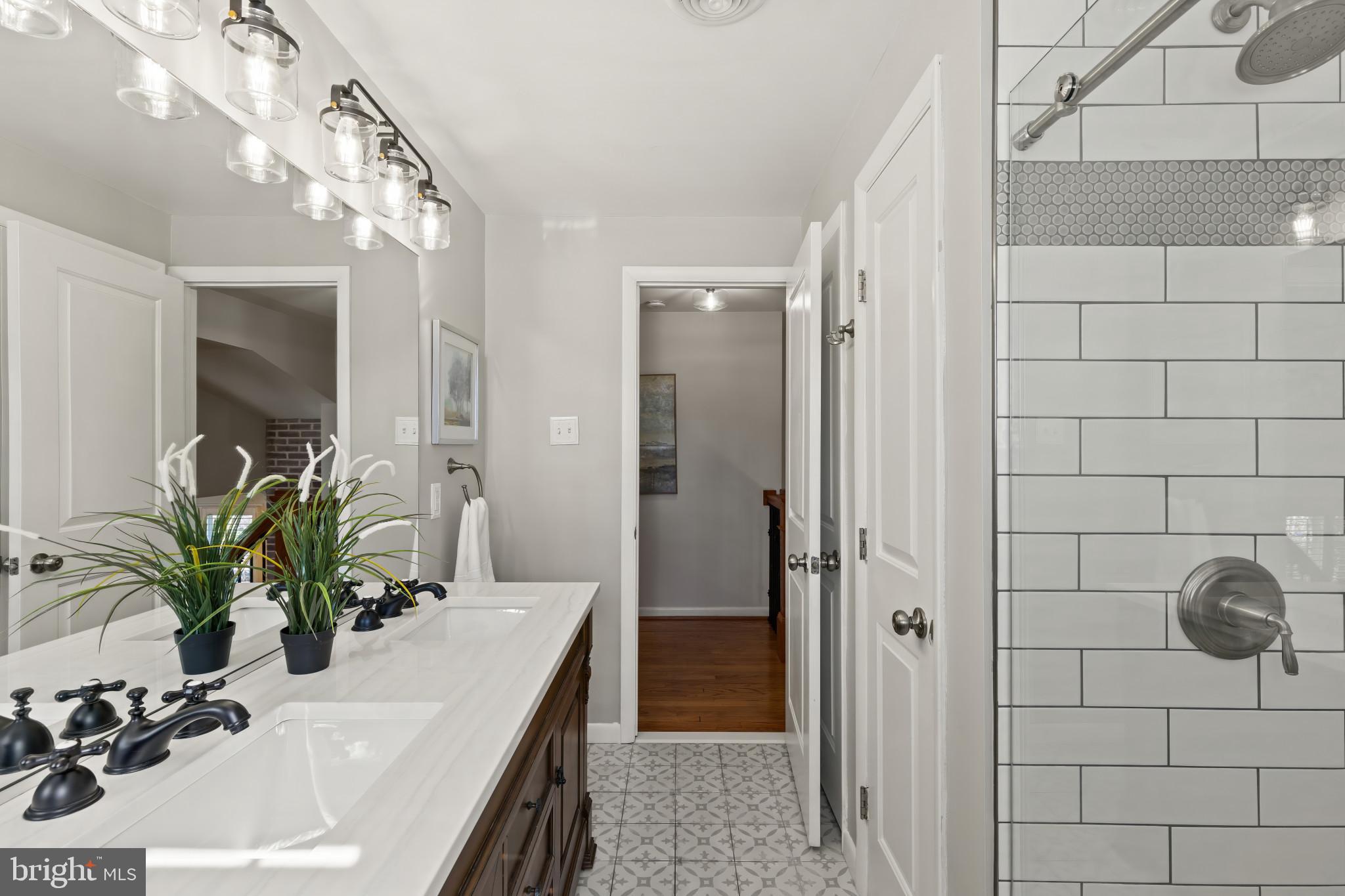 OLDE SEVERNA PARK - Residential