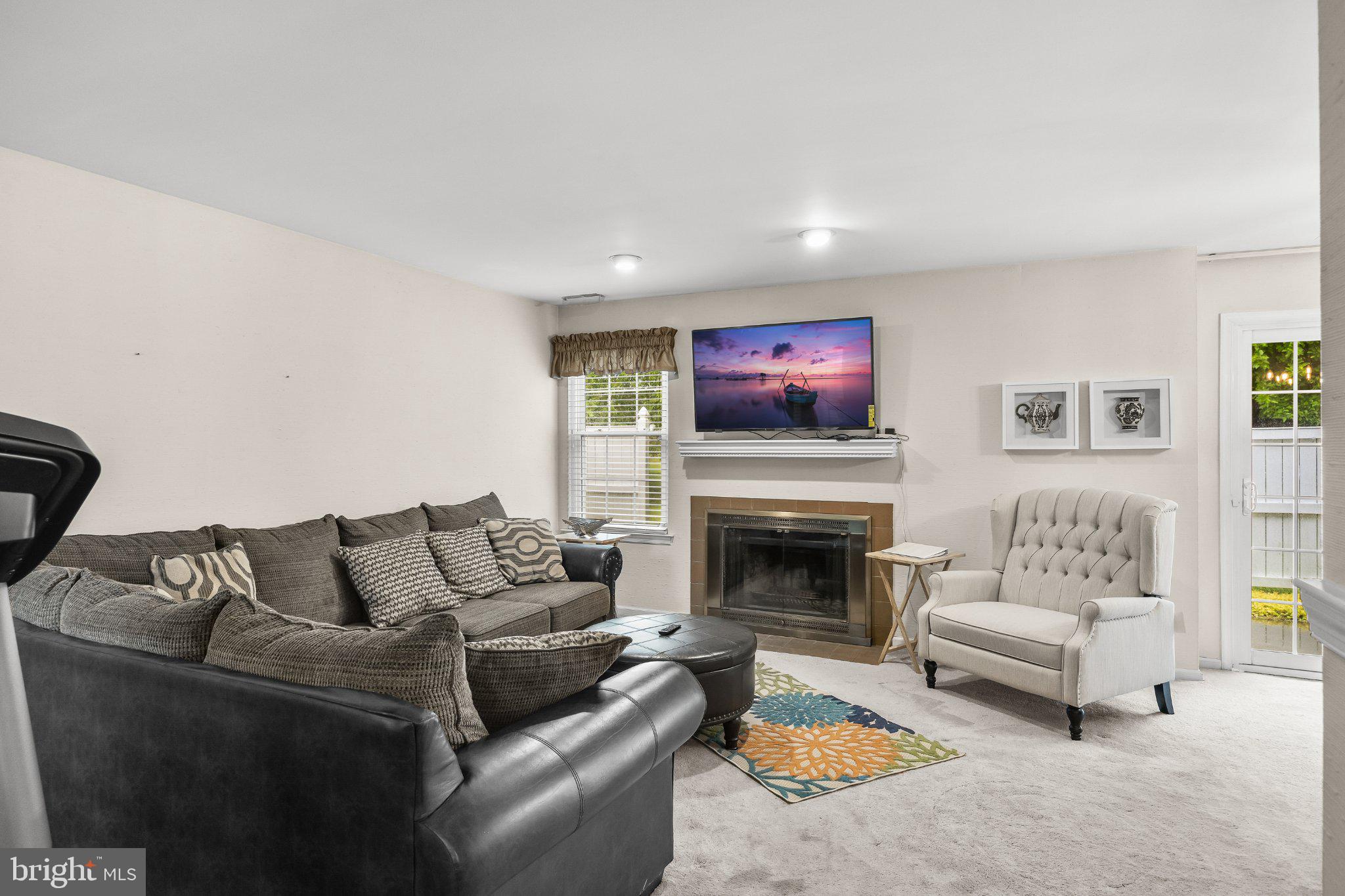 679 ROSE HOLLOW DRIVE A