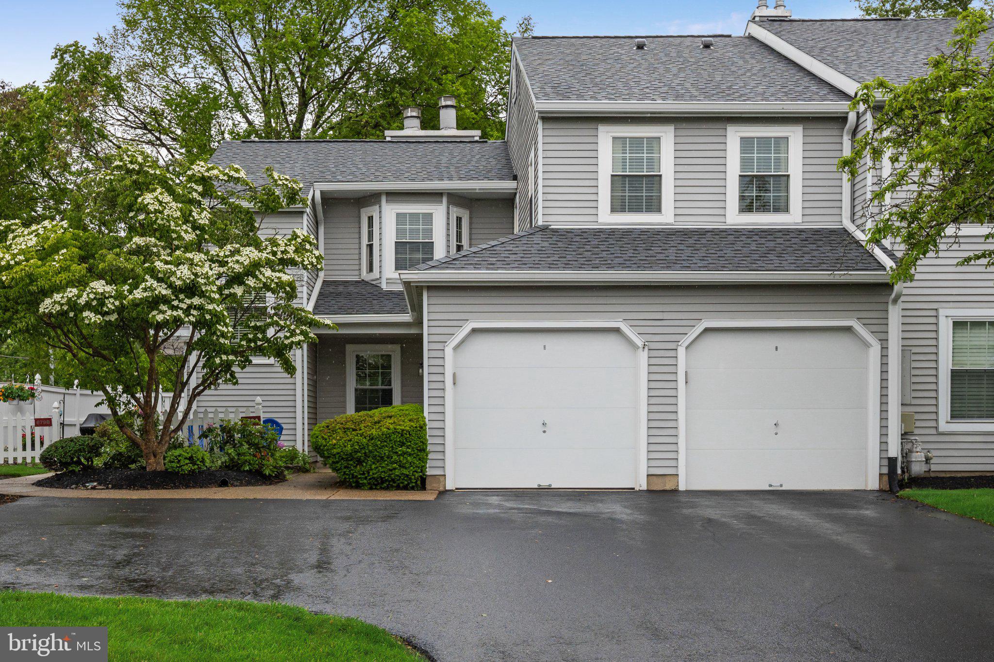 ROSE HOLLOW - Residential