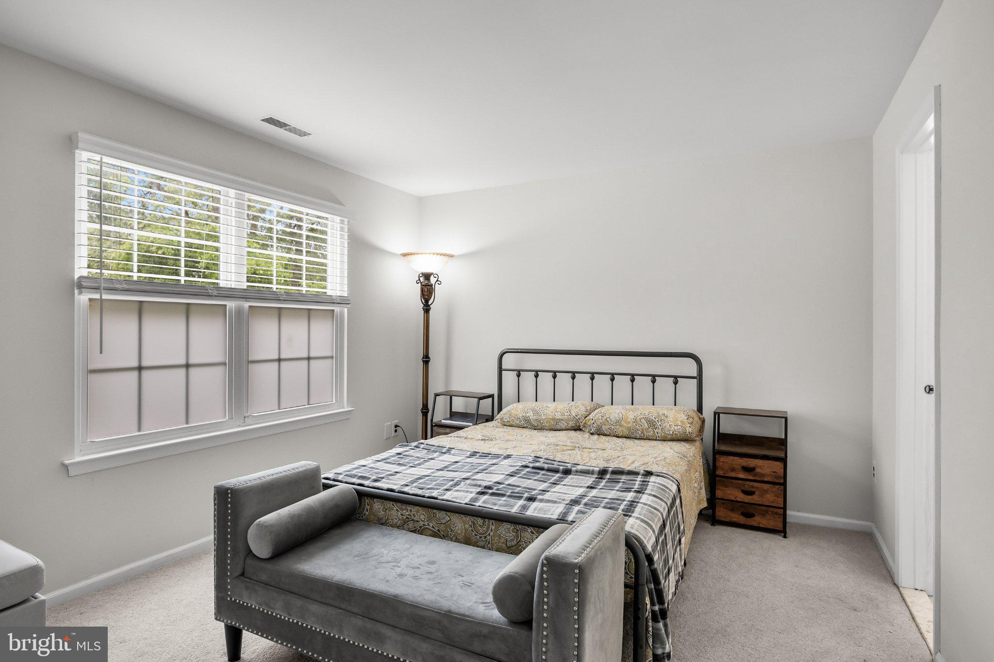 ROSE HOLLOW - Residential
