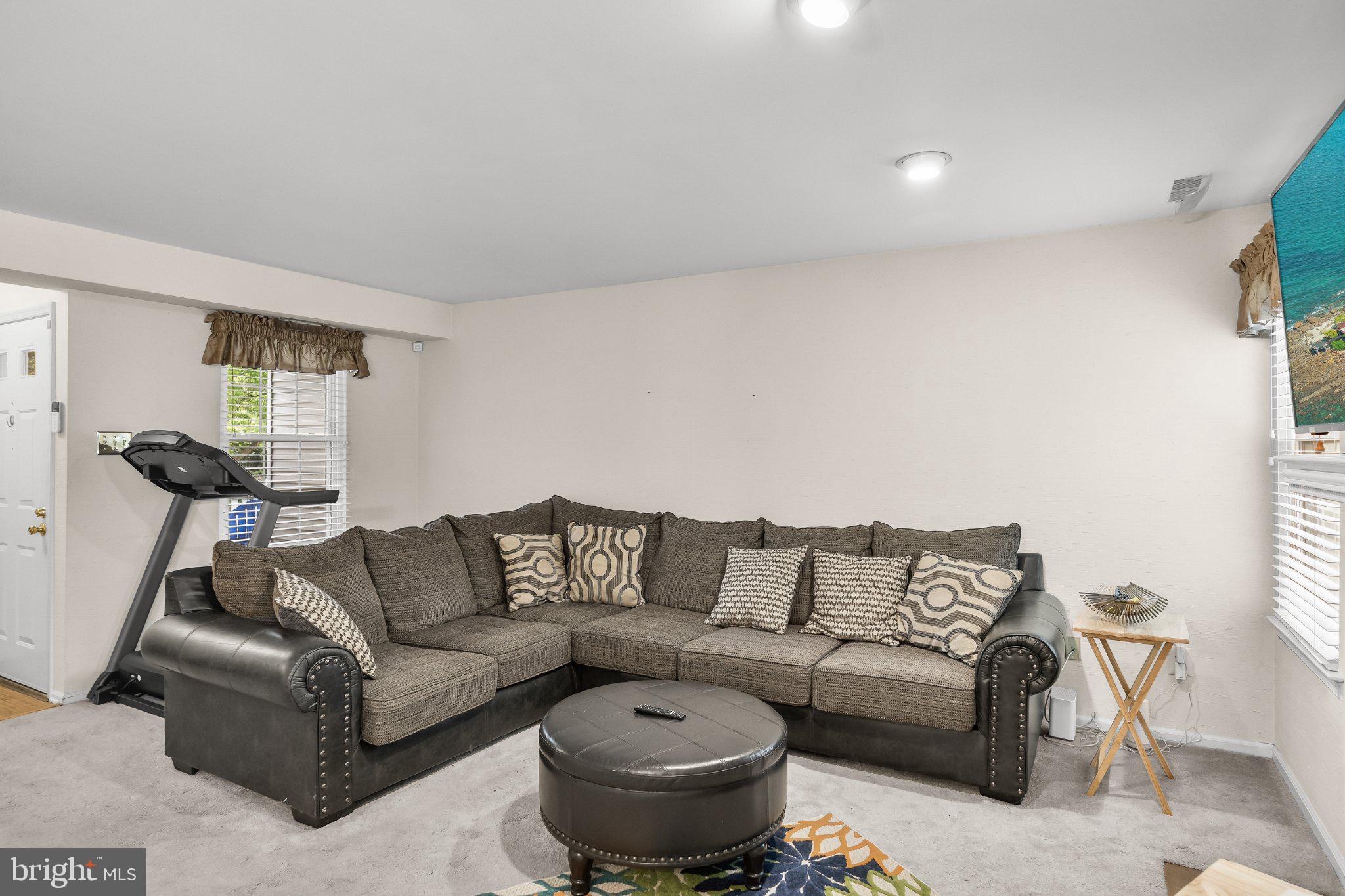 ROSE HOLLOW - Residential