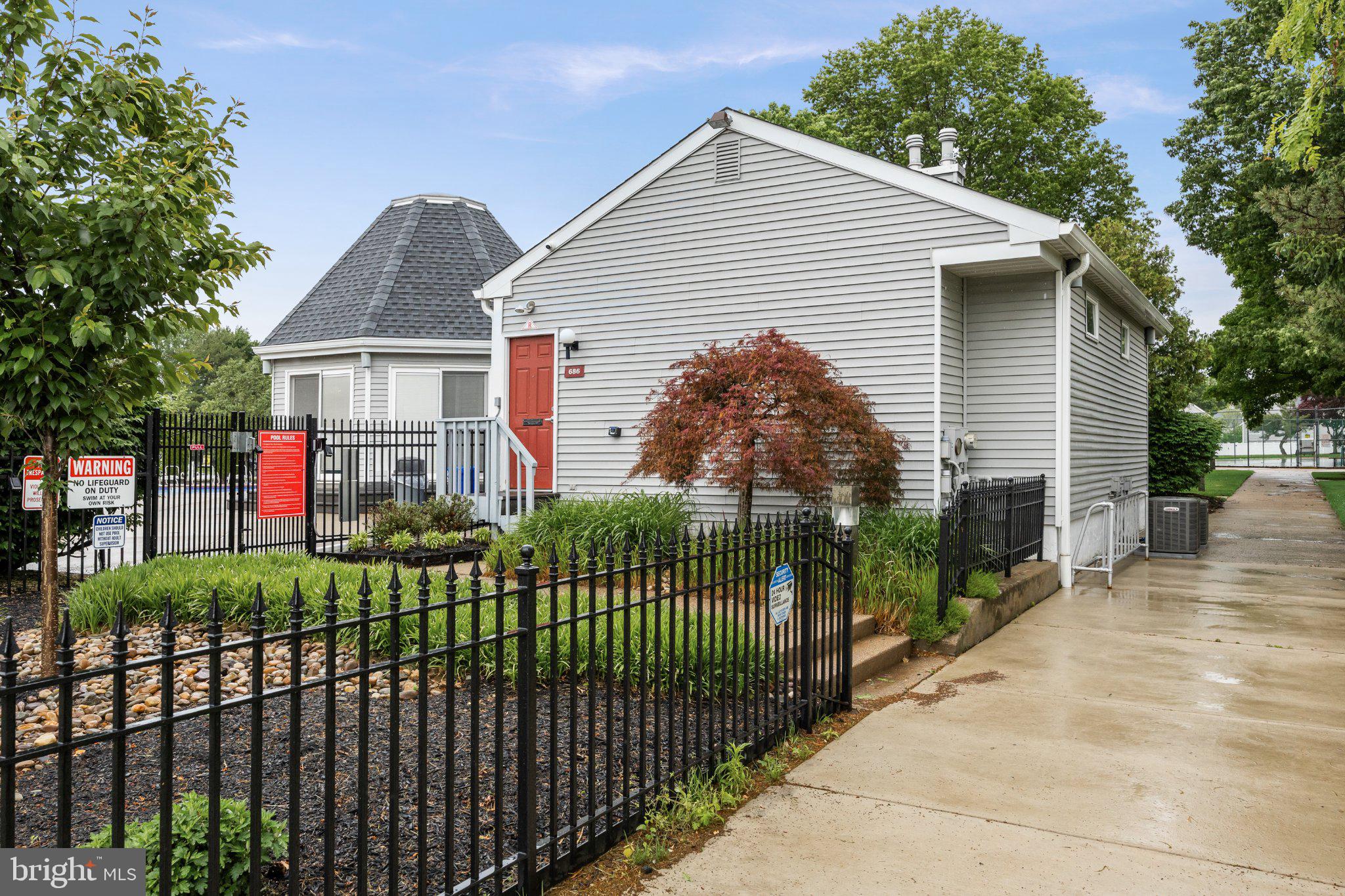 ROSE HOLLOW - Residential