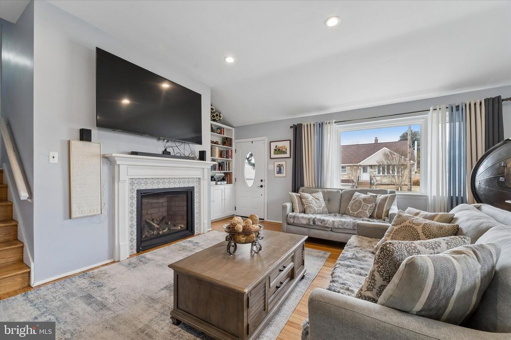 Photo of 267 Perry Street, ELKINS PARK, PA 19027 (MLS # PAMC2169282)