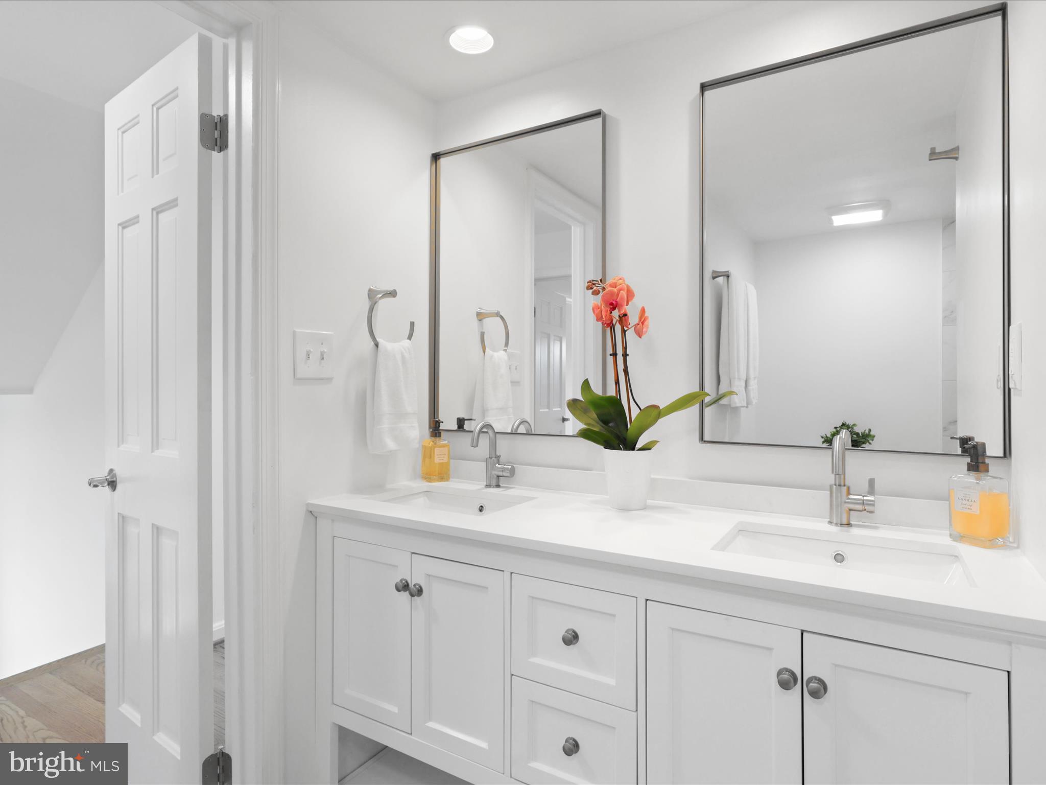 OLD TOWN ALEXANDRIA - Residential