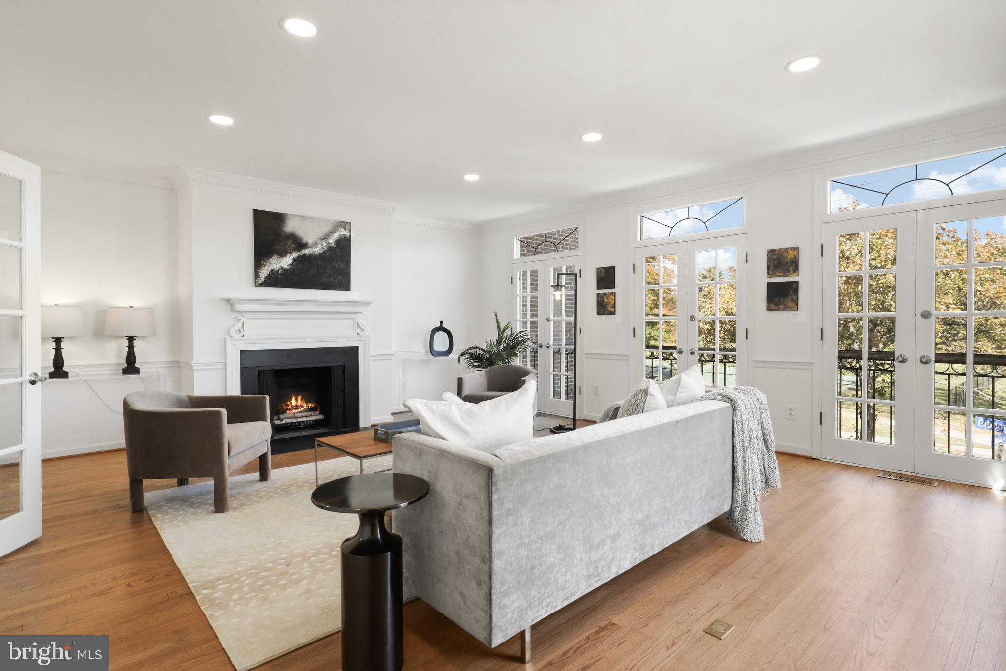 OLD TOWN ALEXANDRIA - Residential