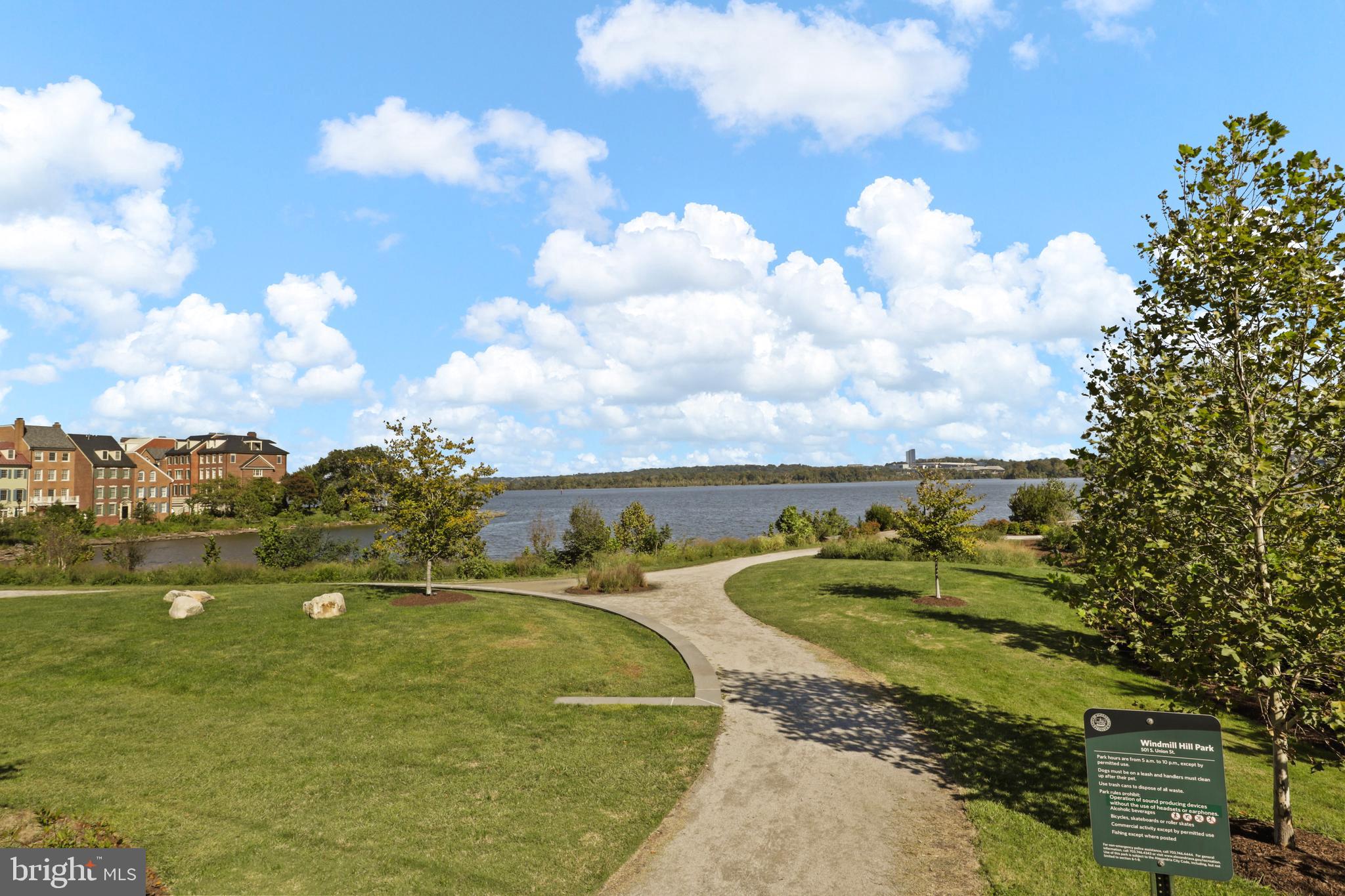 OLD TOWN ALEXANDRIA - Residential