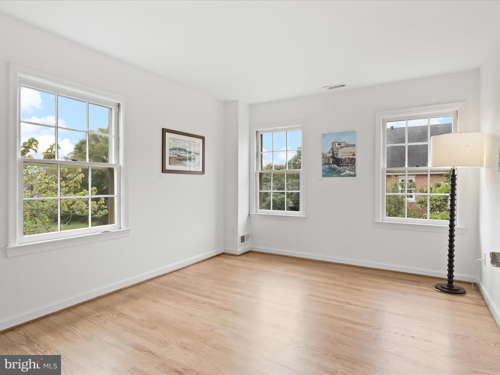 OLD TOWN ALEXANDRIA - Residential