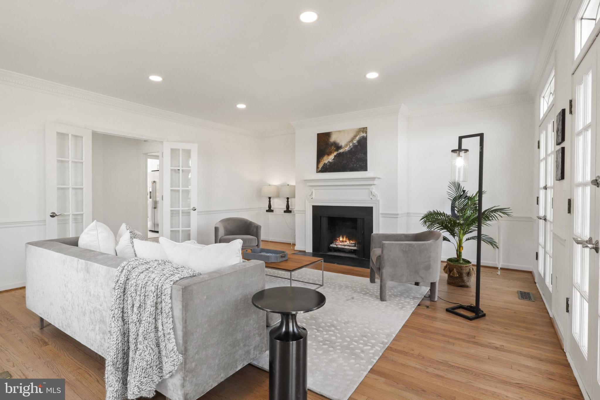 OLD TOWN ALEXANDRIA - Residential