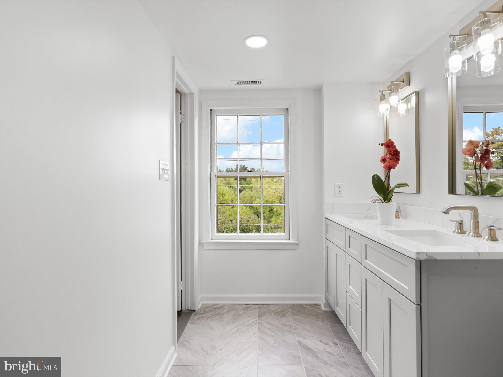 OLD TOWN ALEXANDRIA - Residential