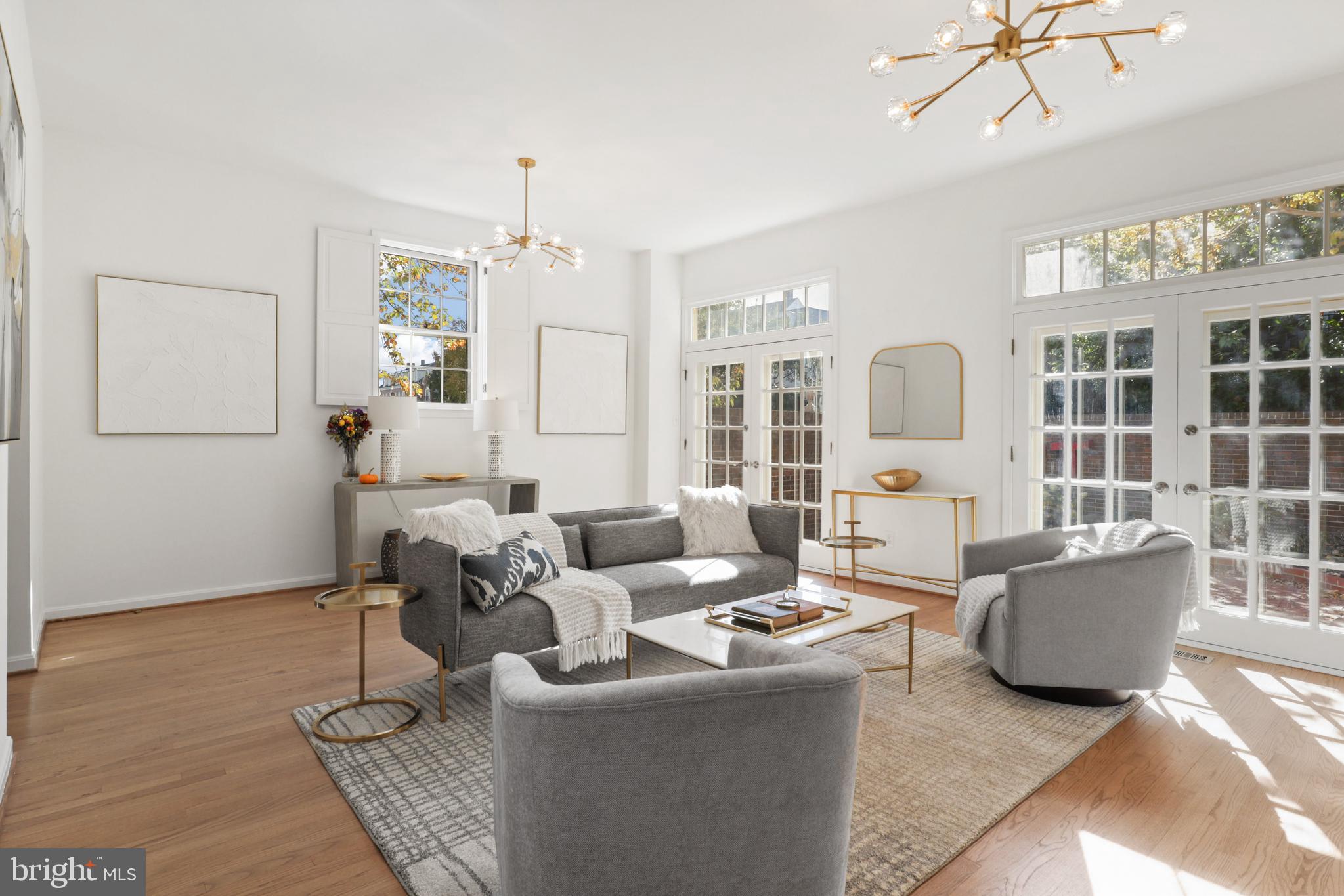 OLD TOWN ALEXANDRIA - Residential