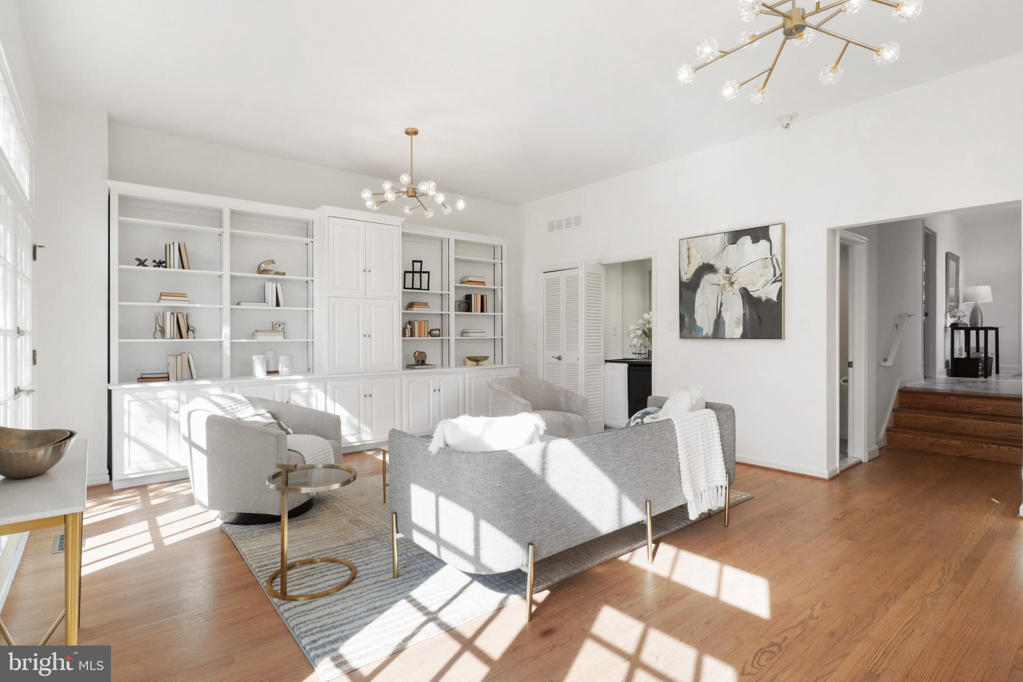 OLD TOWN ALEXANDRIA - Residential