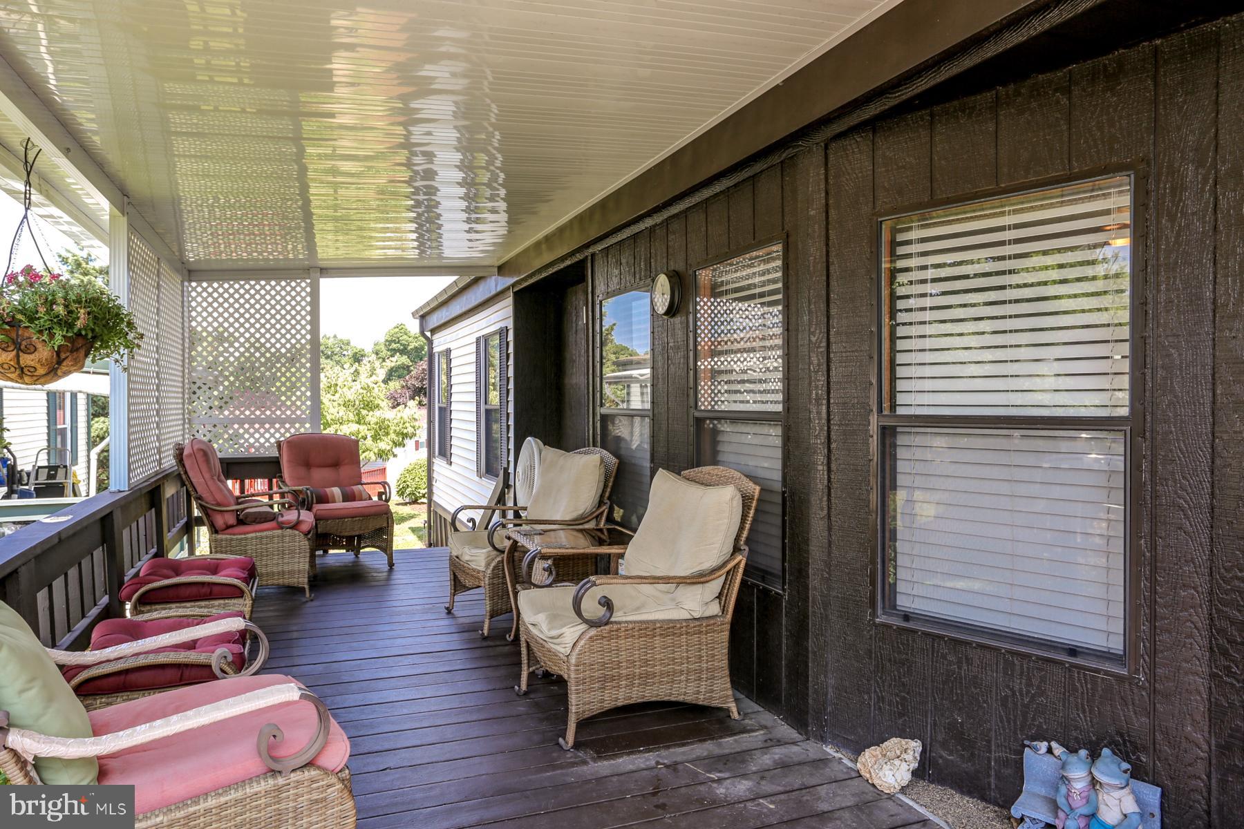 COUNTRY MANOR FARMS - Residential
