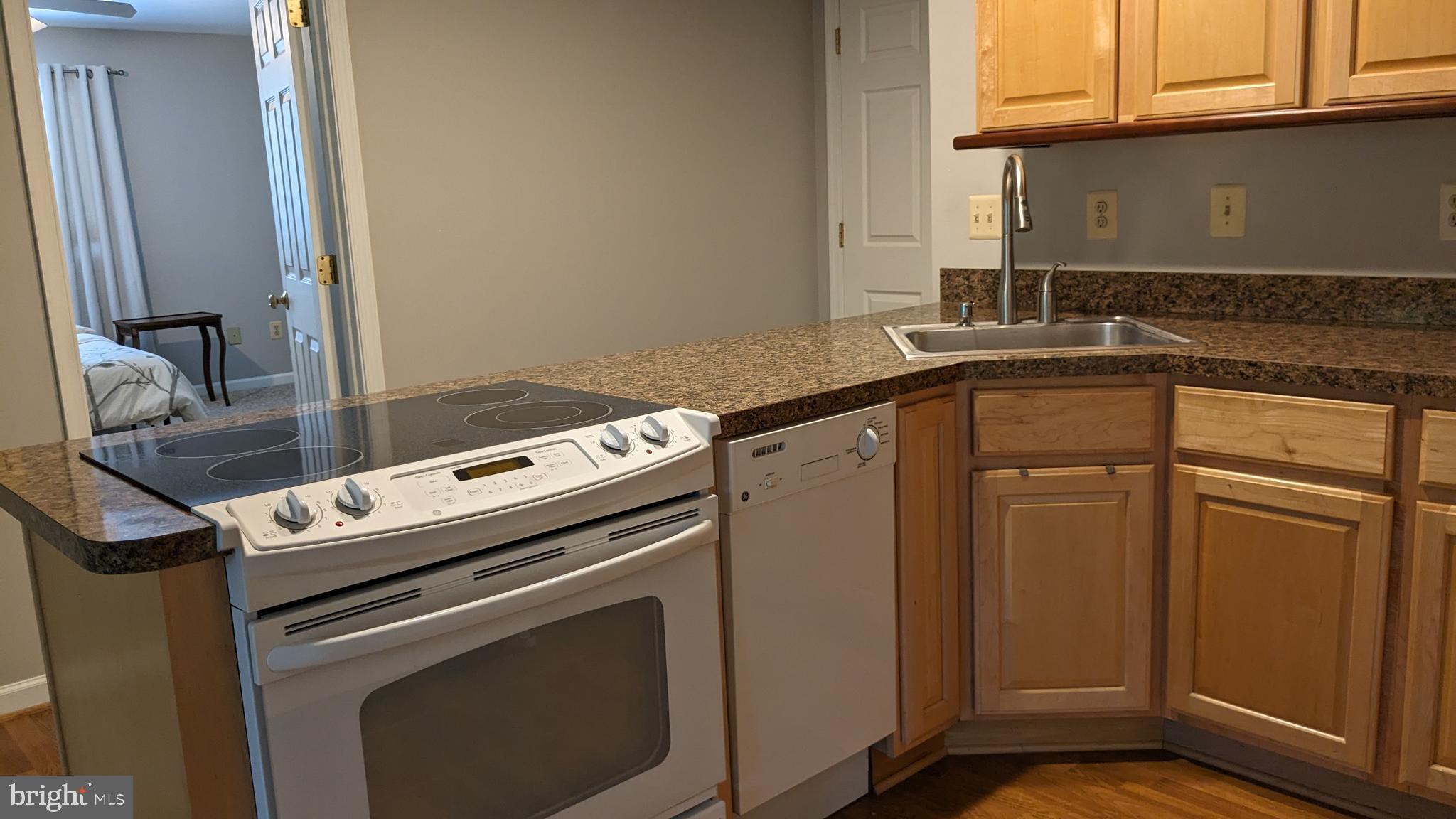 HUNTINGTON WOODS - Residential Lease