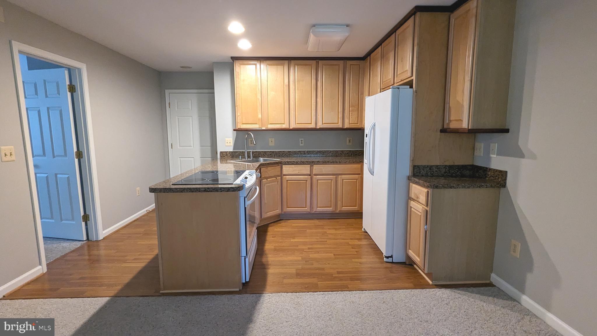 HUNTINGTON WOODS - Residential Lease