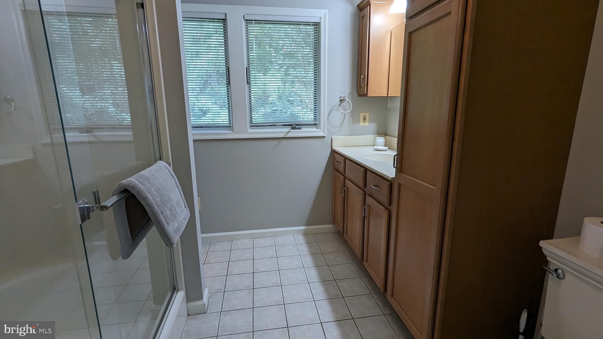 HUNTINGTON WOODS - Residential Lease