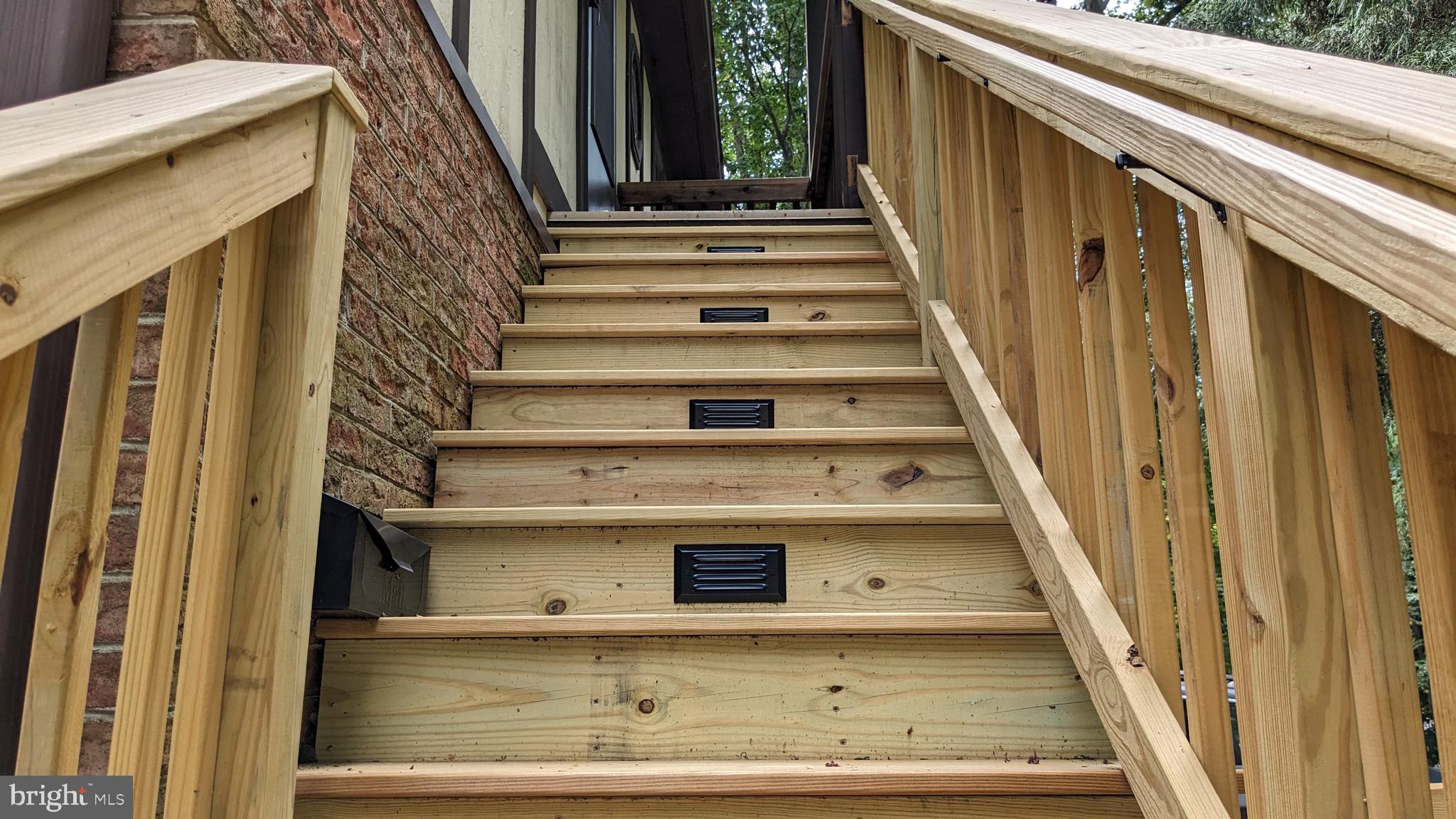 HUNTINGTON WOODS - Residential Lease