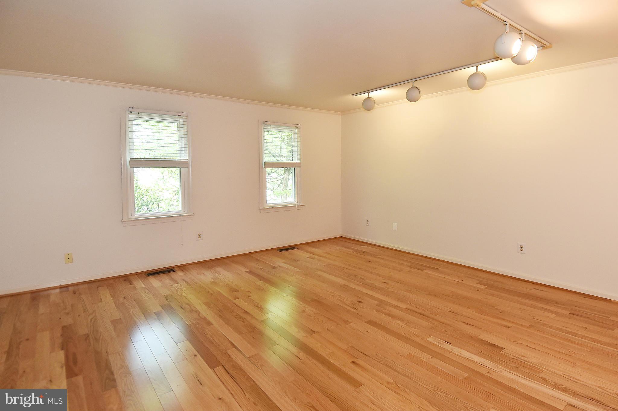 OLD BALLSTON TOWN - Residential Lease