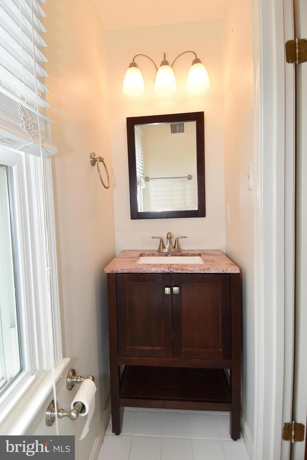 OLD BALLSTON TOWN - Residential Lease