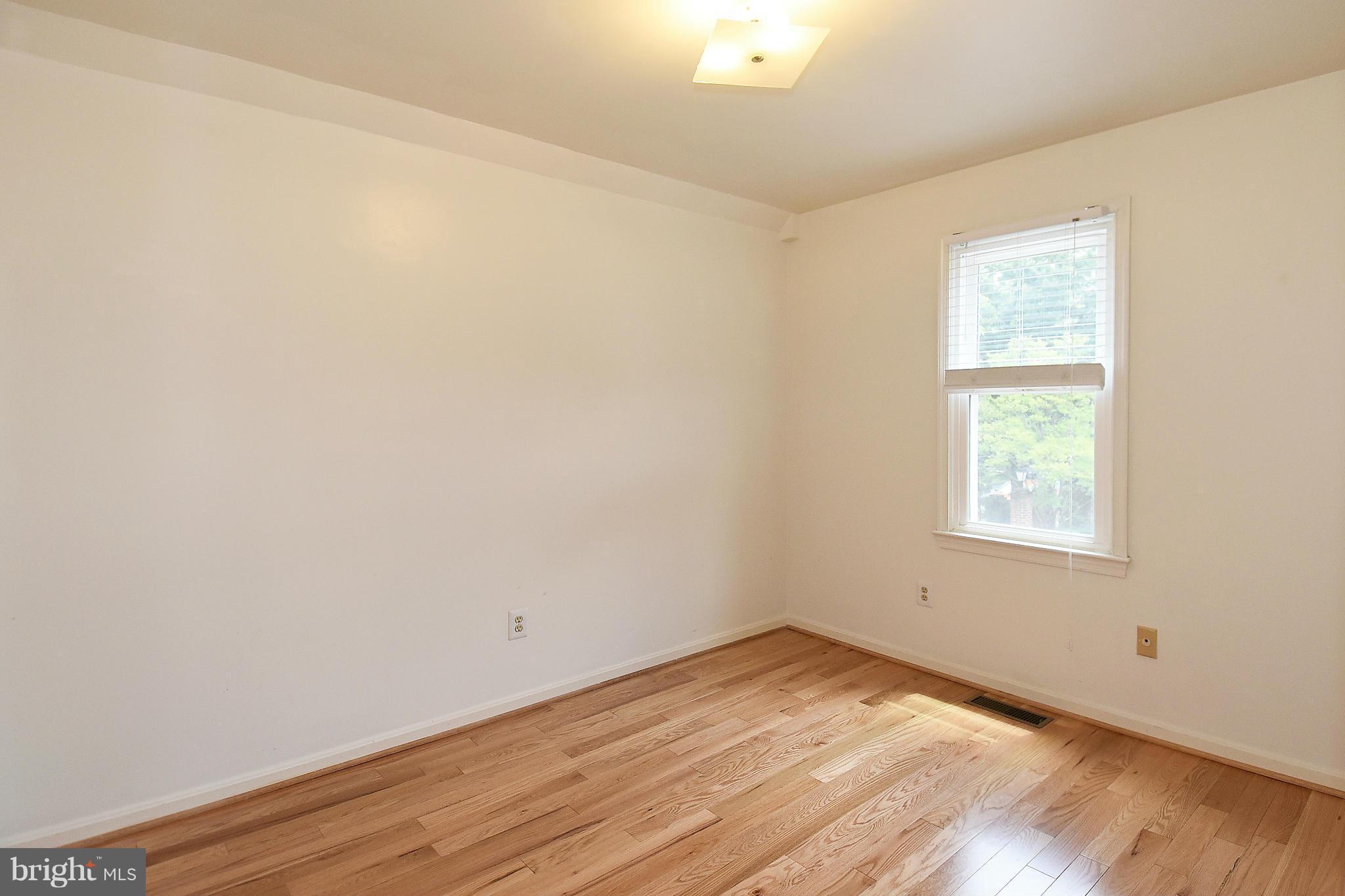 OLD BALLSTON TOWN - Residential Lease