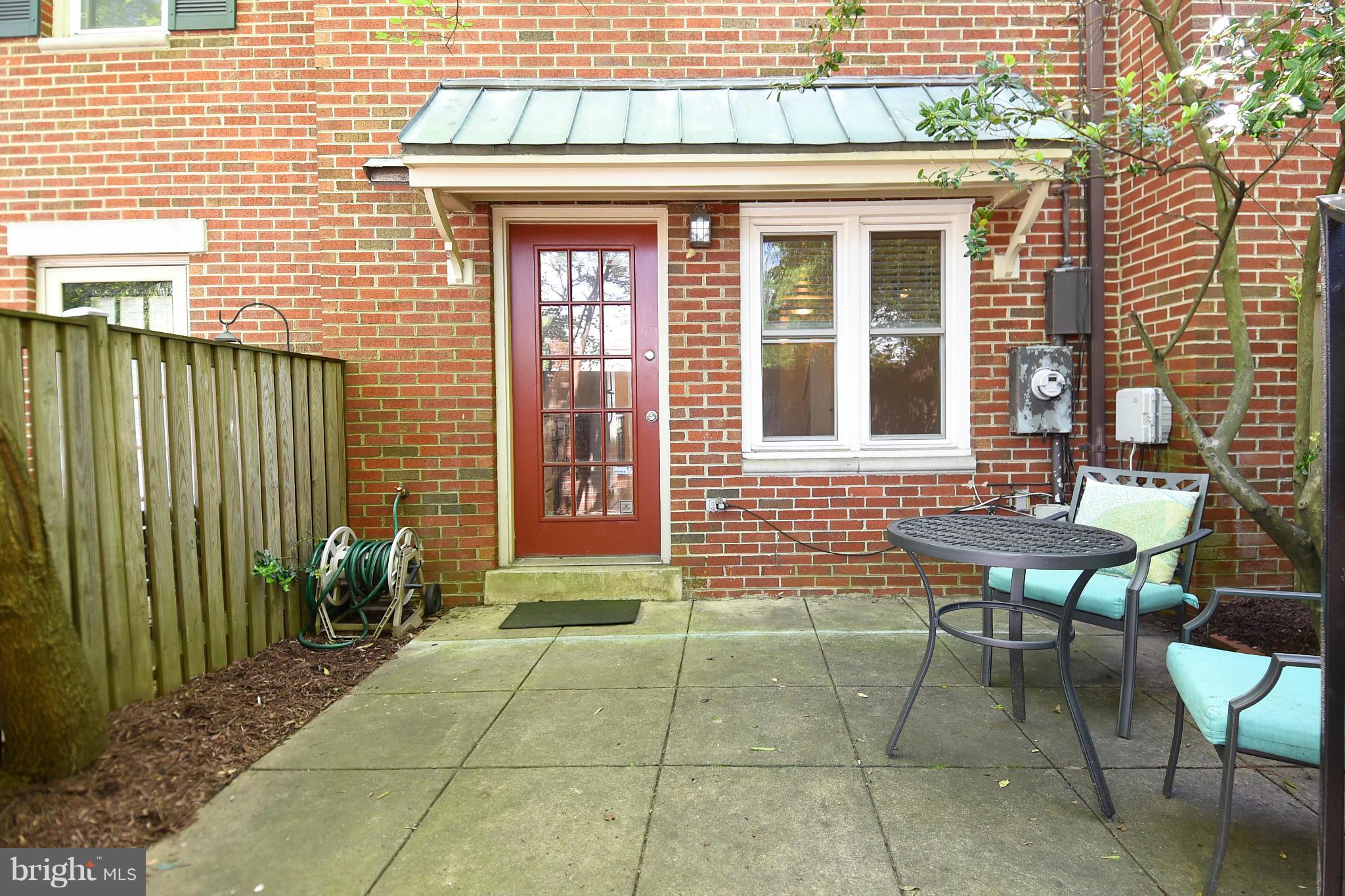 OLD BALLSTON TOWN - Residential Lease