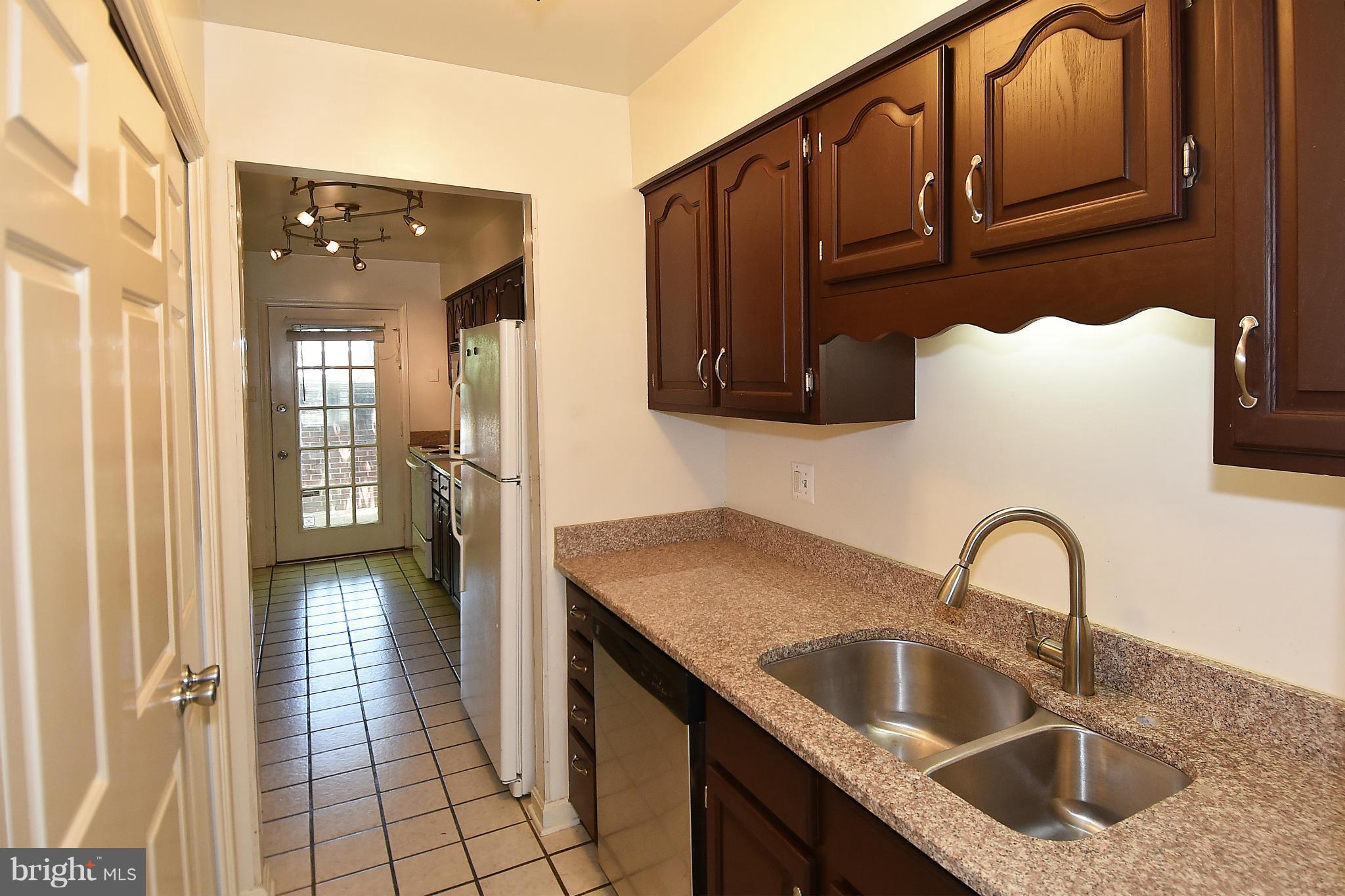 OLD BALLSTON TOWN - Residential Lease