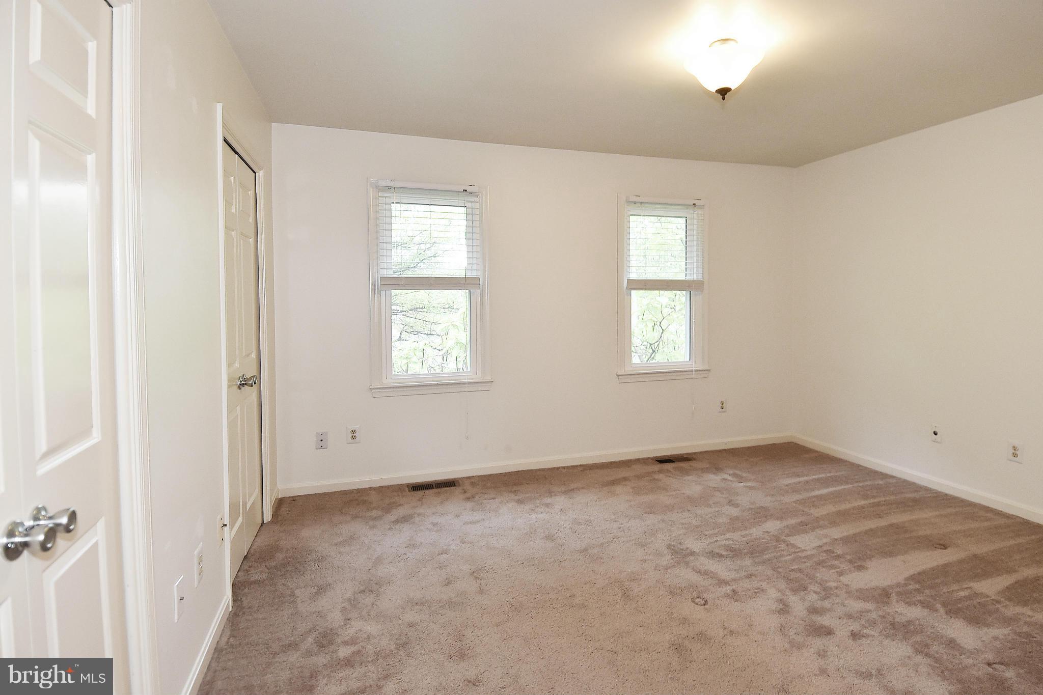 OLD BALLSTON TOWN - Residential Lease