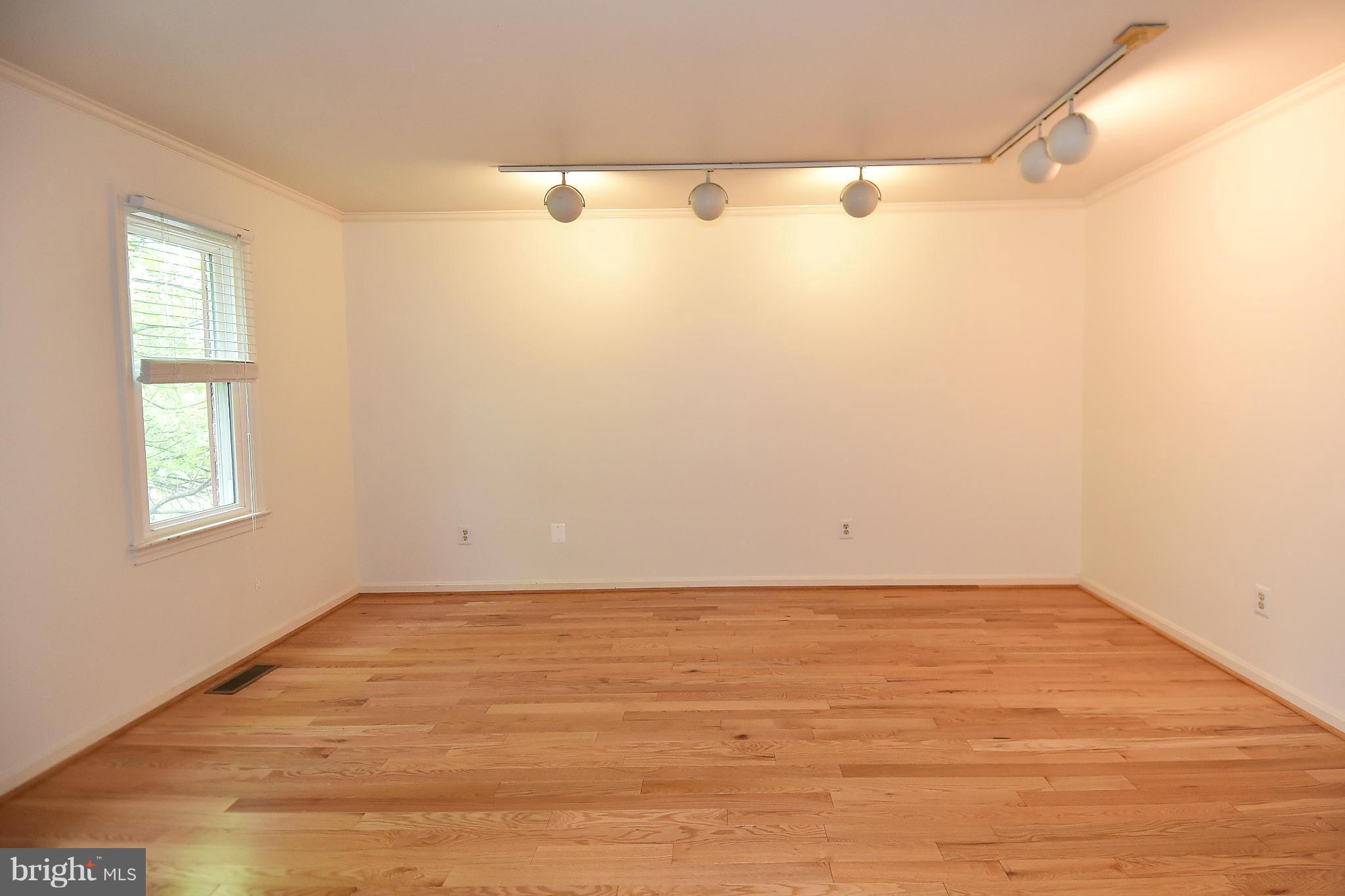 OLD BALLSTON TOWN - Residential Lease