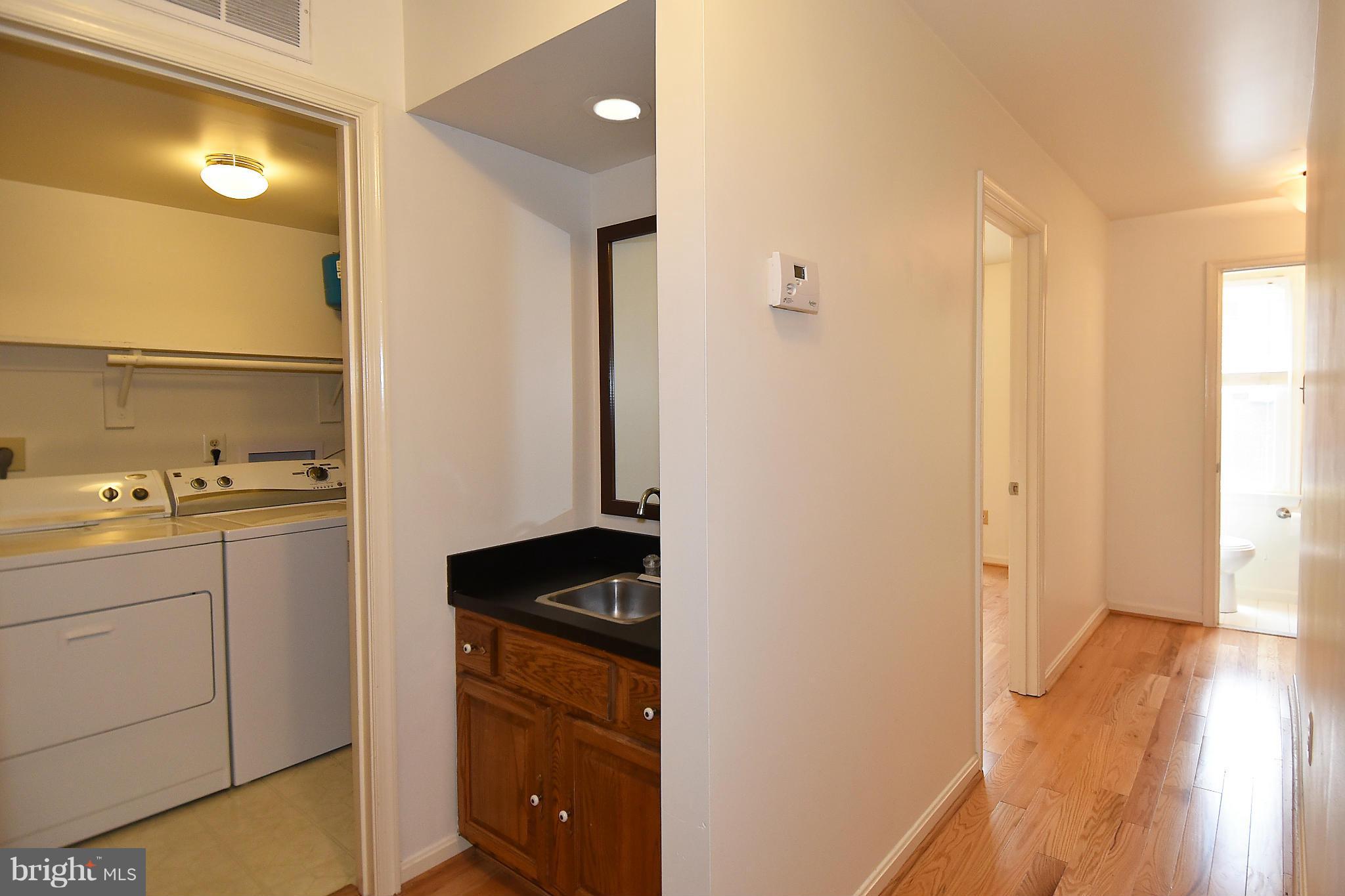 OLD BALLSTON TOWN - Residential Lease