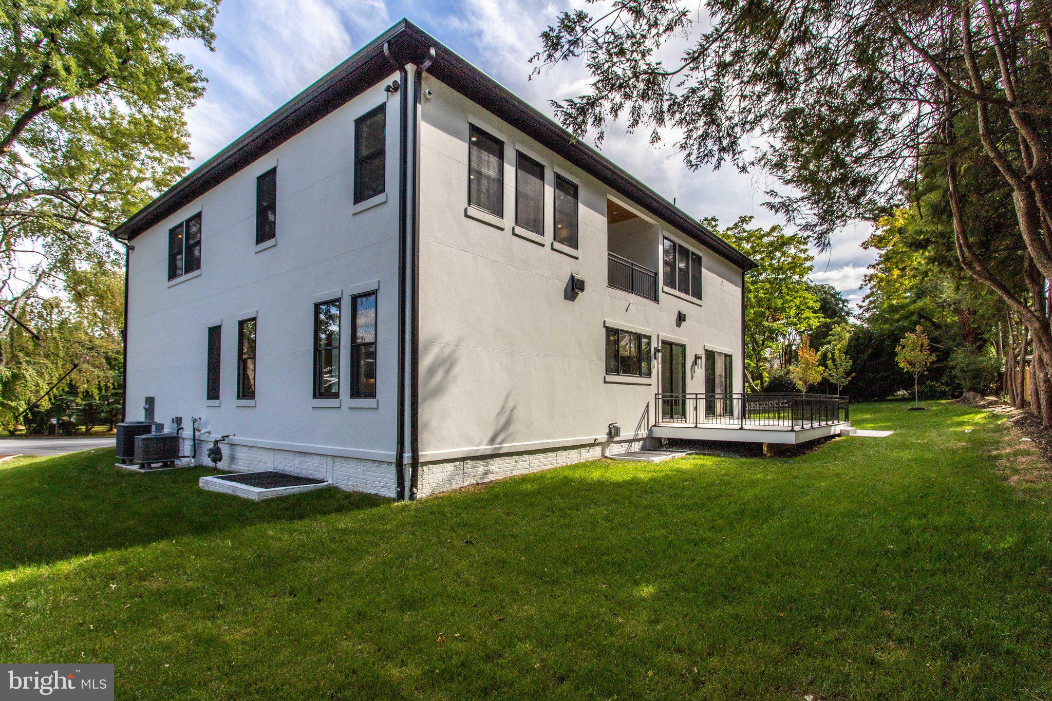 BRAEWOOD - Residential