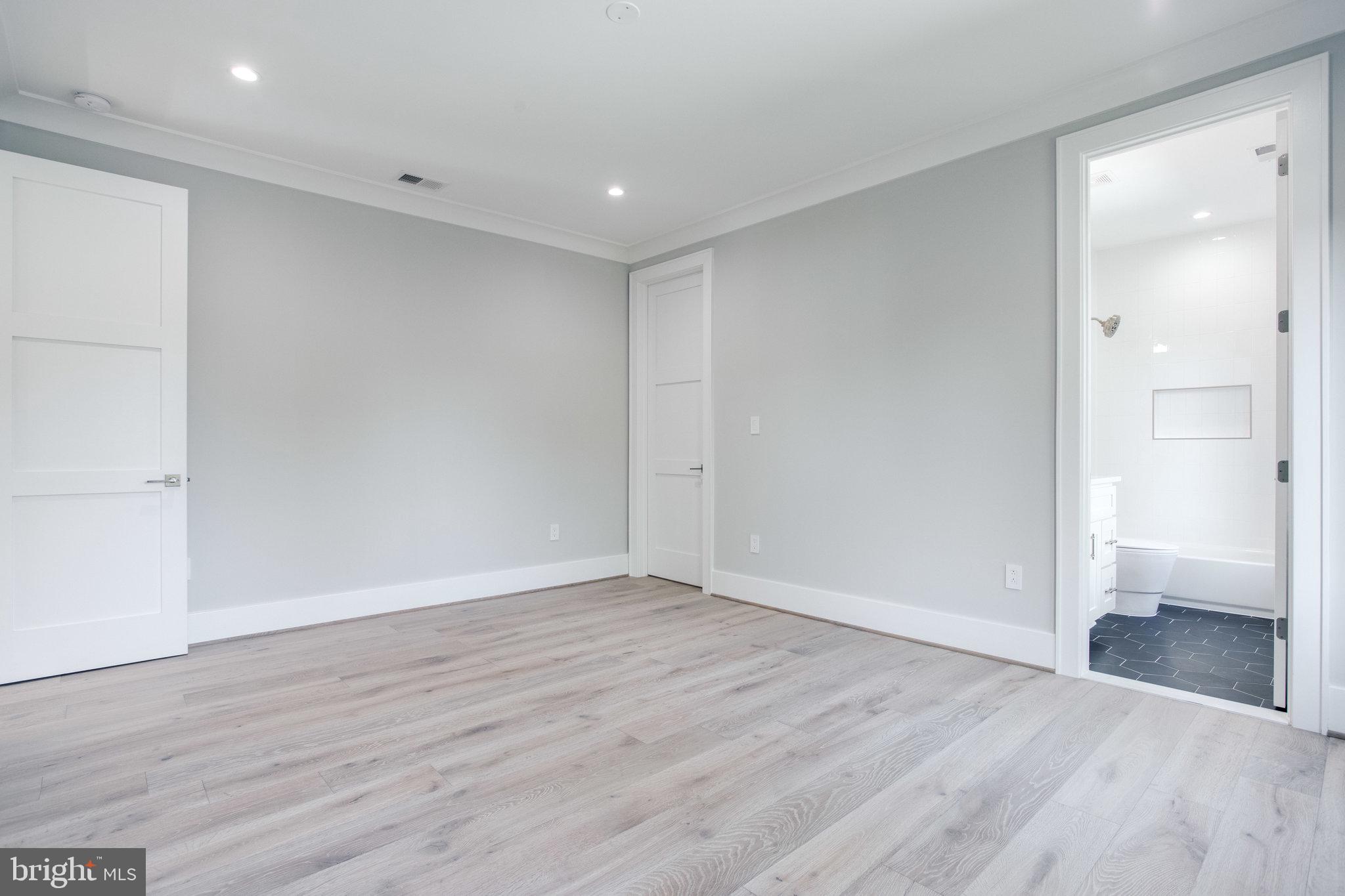 BRAEWOOD - Residential