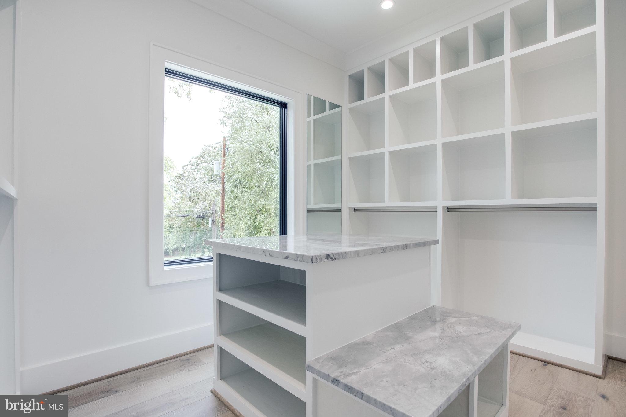 BRAEWOOD - Residential