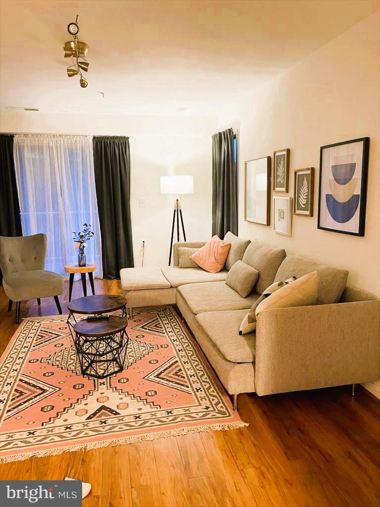 SUMMERHOUSE CONDO - Residential