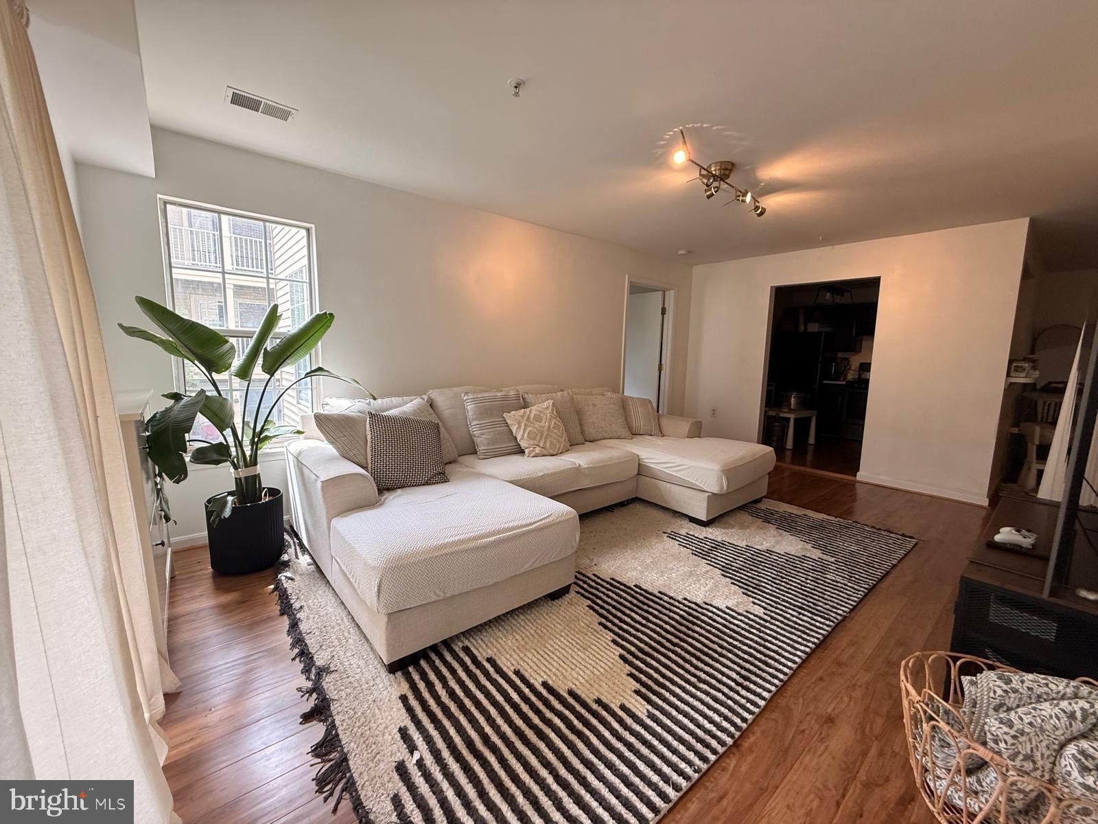 SUMMERHOUSE CONDO - Residential