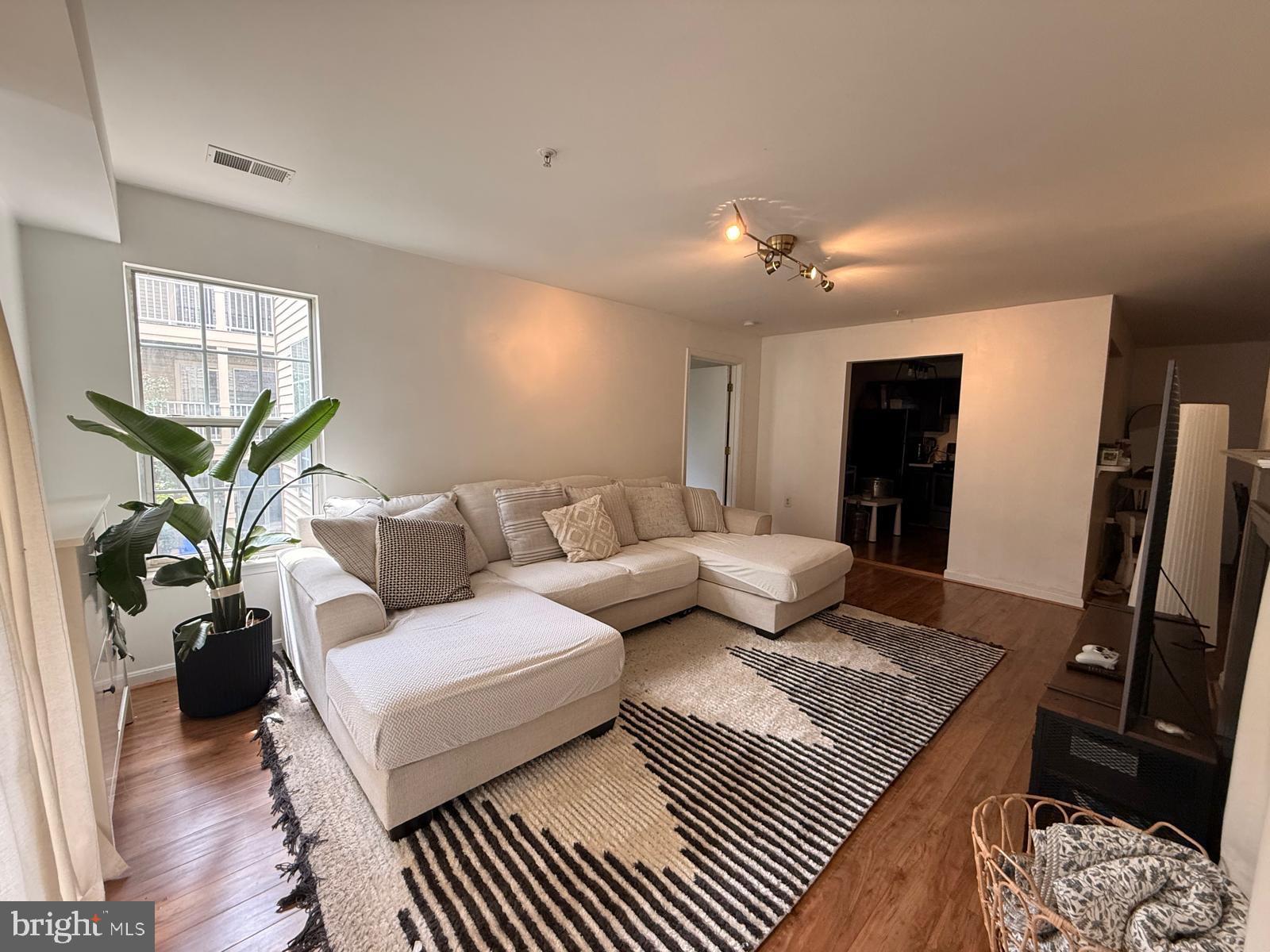 SUMMERHOUSE CONDO - Residential