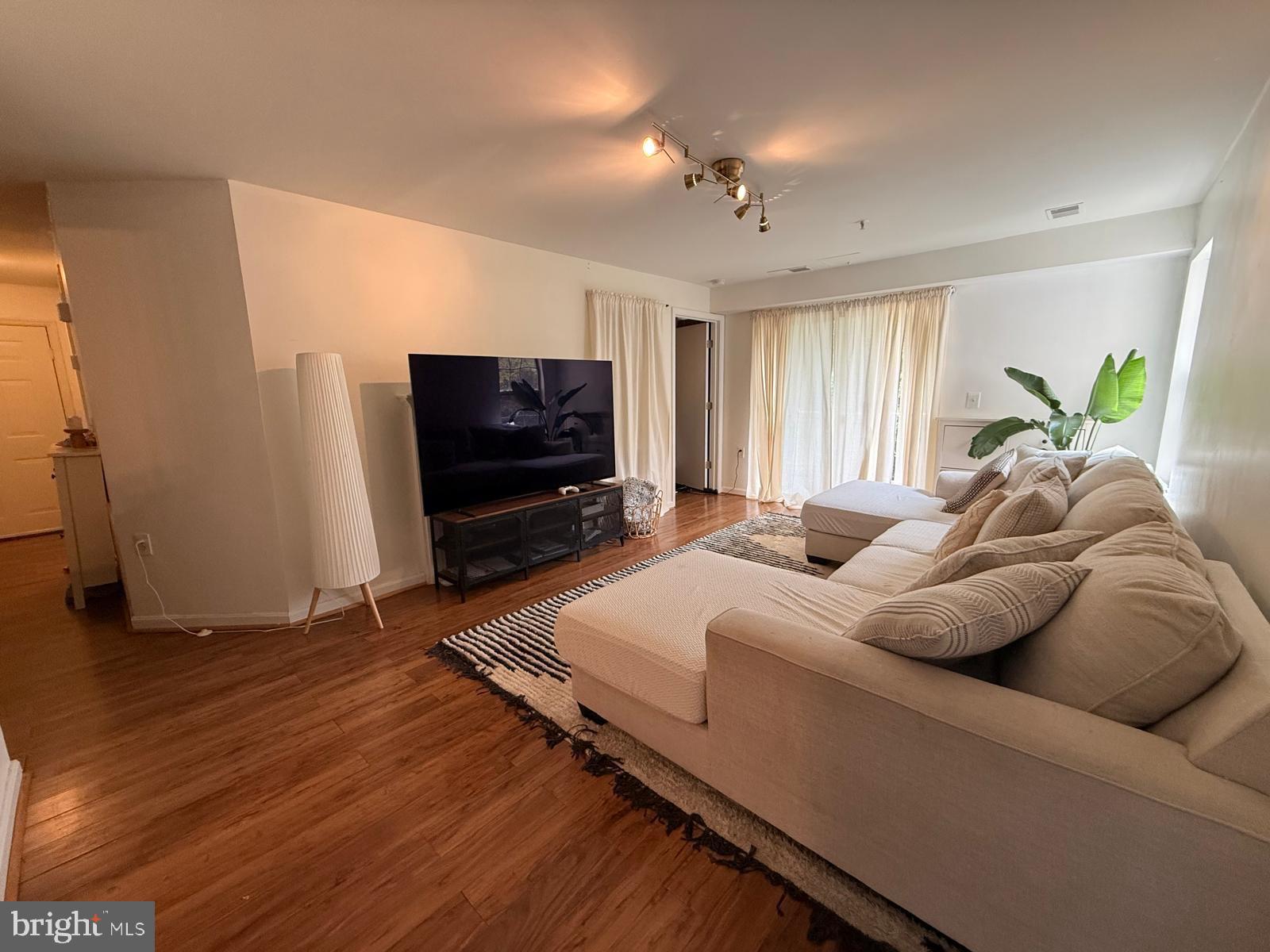 SUMMERHOUSE CONDO - Residential