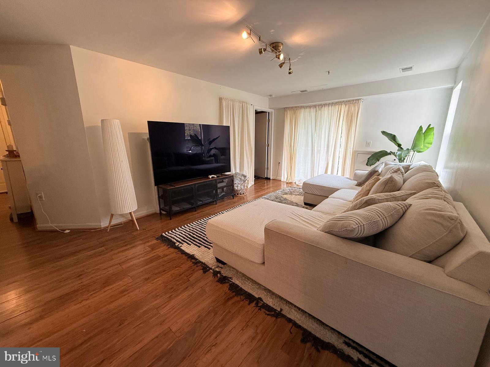 SUMMERHOUSE CONDO - Residential