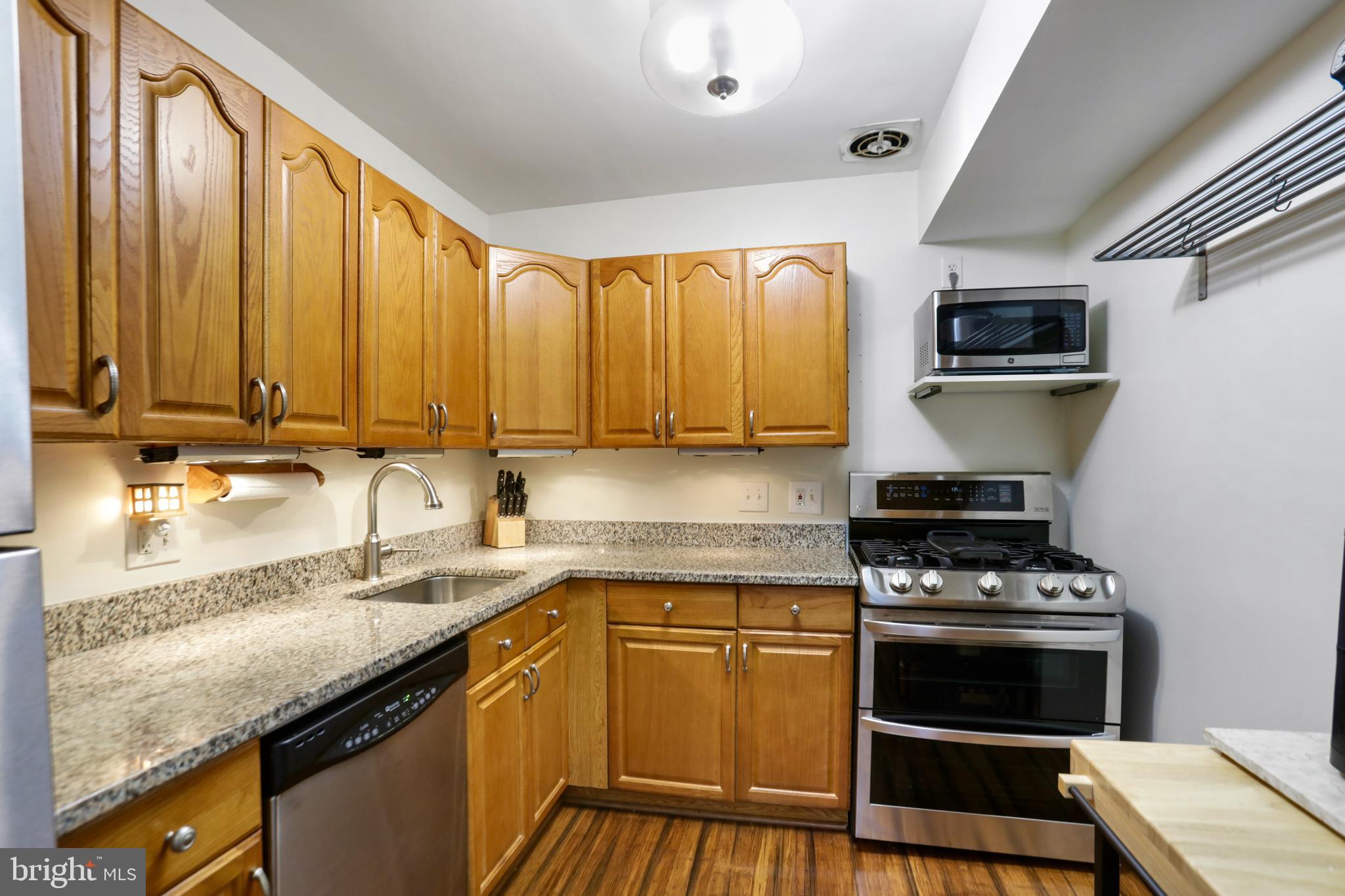 VANTAGE HILL - Residential