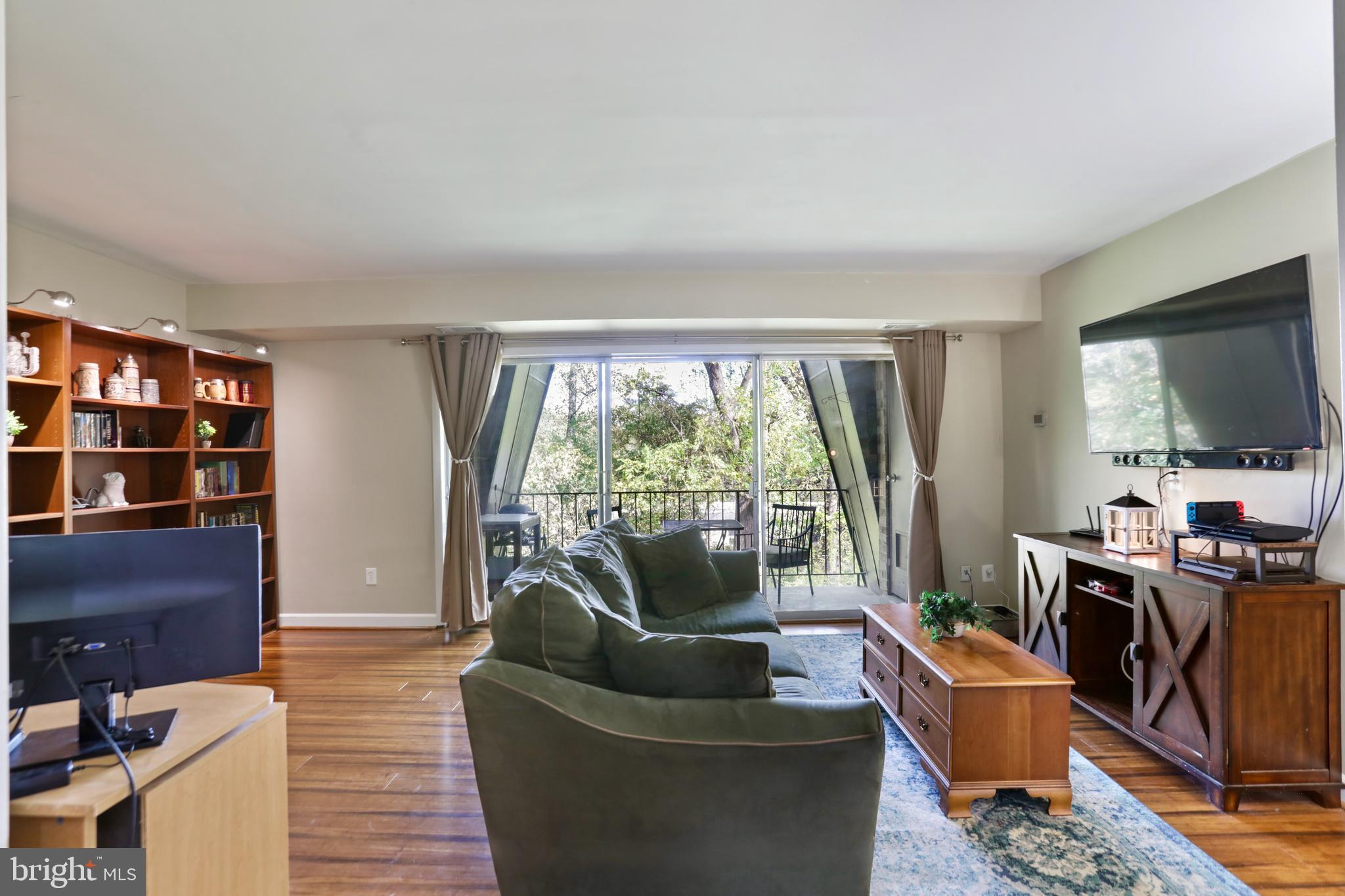 11603 VANTAGE HILL ROAD 22C