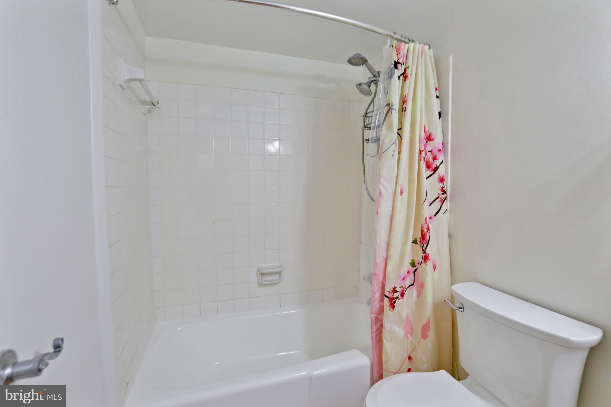 VANTAGE HILL - Residential