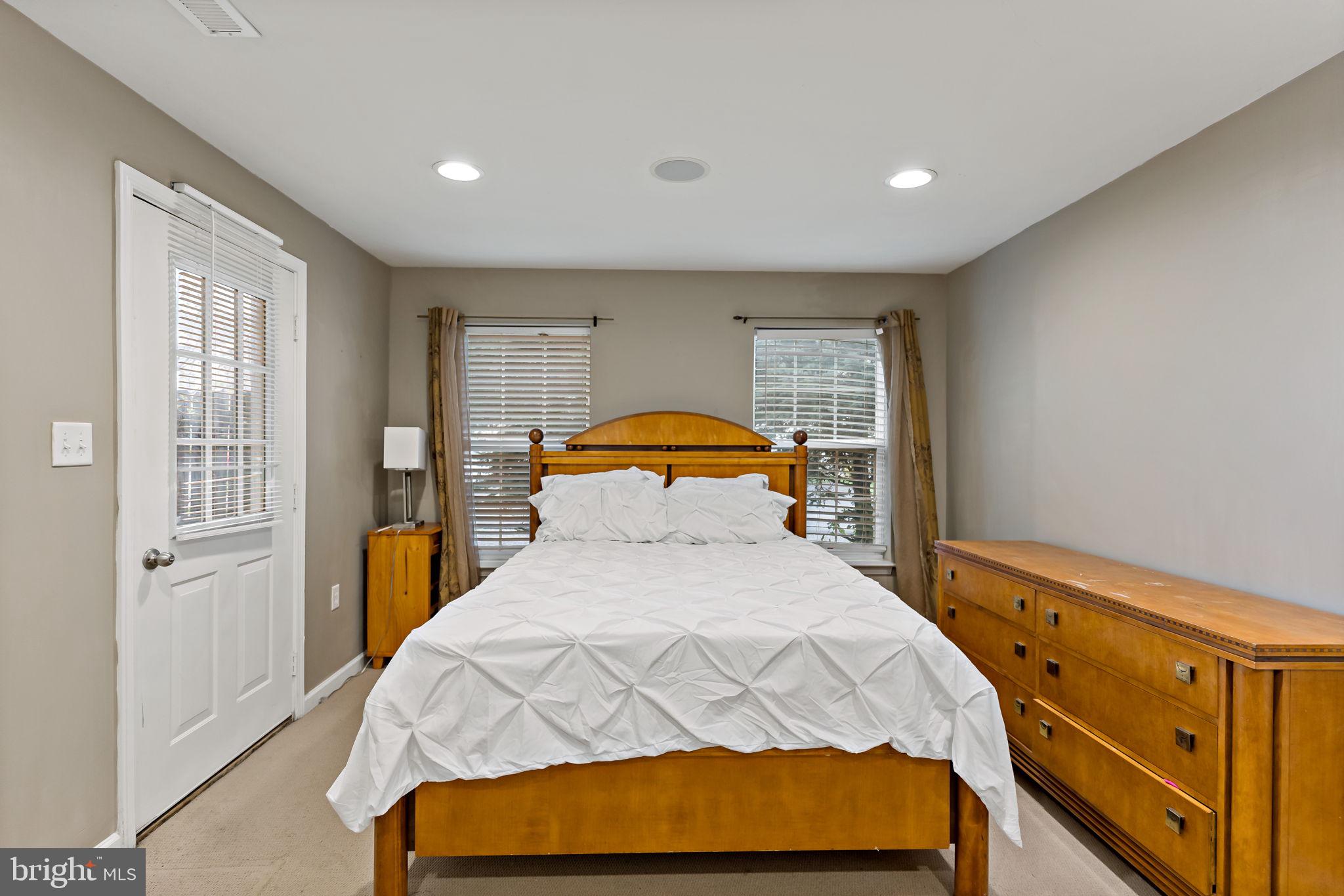 MANOR PARK - Residential